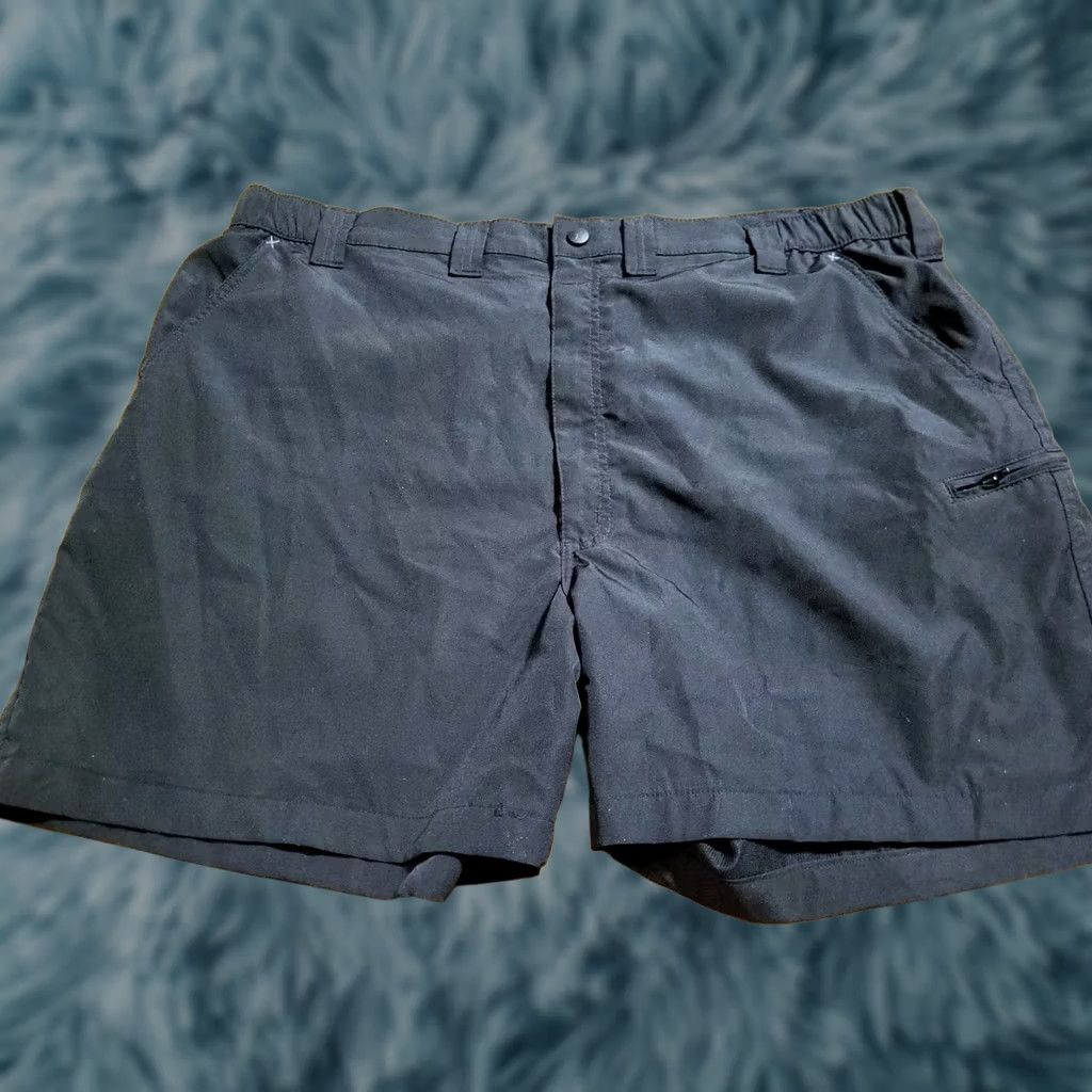 Wrangler VINTAGE? No — Wrangler Outdoor Performance Series Shorts Cargo Men 44" Black 5" Inseam Pockets Outdoor Size US 44 / EU 60 - 1 Thumbnail