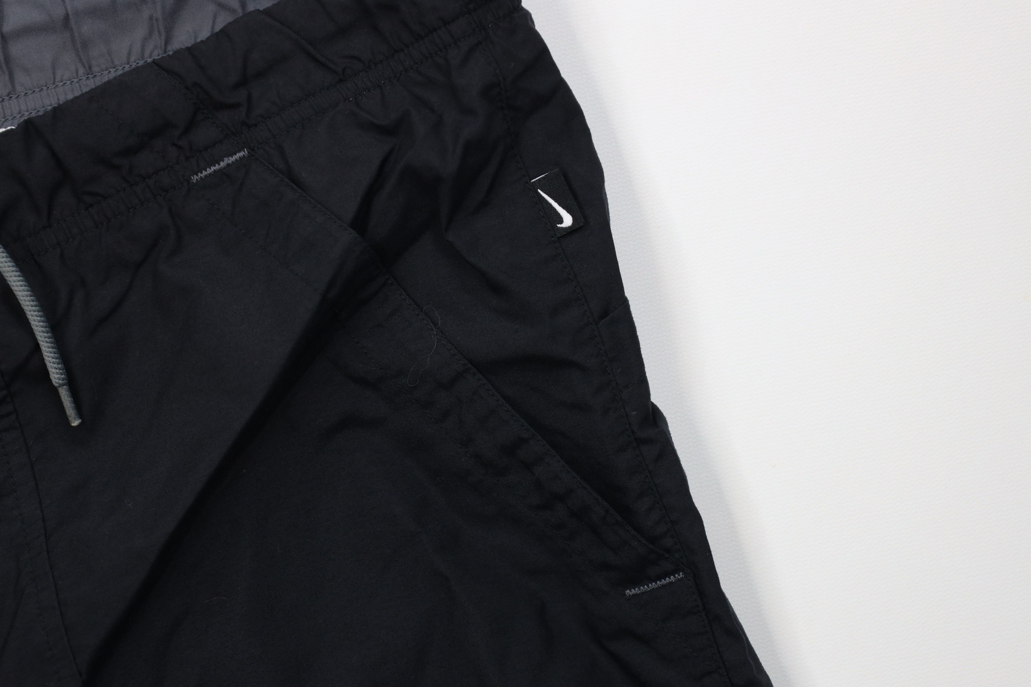 Nike Vintage Nike Scott Mini Swoosh Lined Big Pocket Shorts Black Size US 36 / EU 52 - 5 Thumbnail