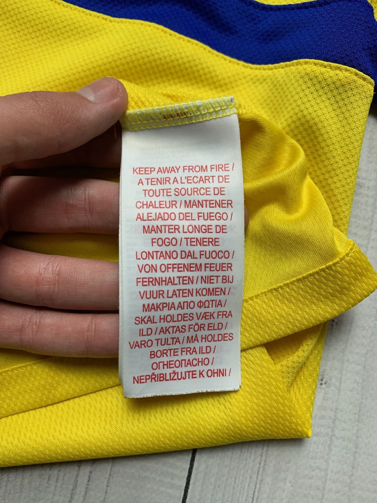 Nike × Vintage Vintage Nike Everton soccer jersey size S yellow 20 Barkley Size US S / EU 44-46 / 1 - 5 Thumbnail