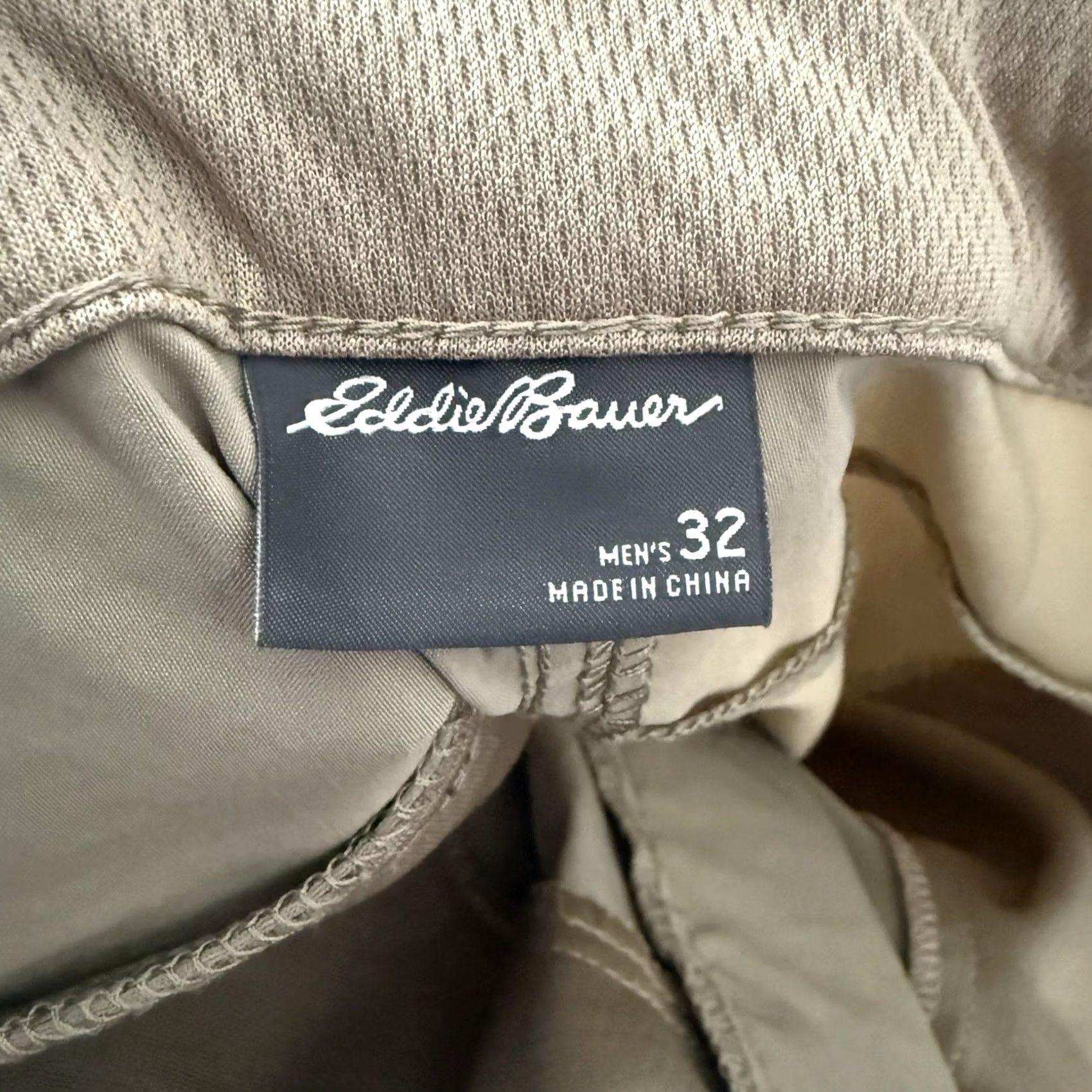 Eddie Bauer Eddie Bauer Cargo Shorts Mens 32 Tan Zipper Stretch 10" Hiking Flat Front Size US 32 / EU 48 - 2 Thumbnail
