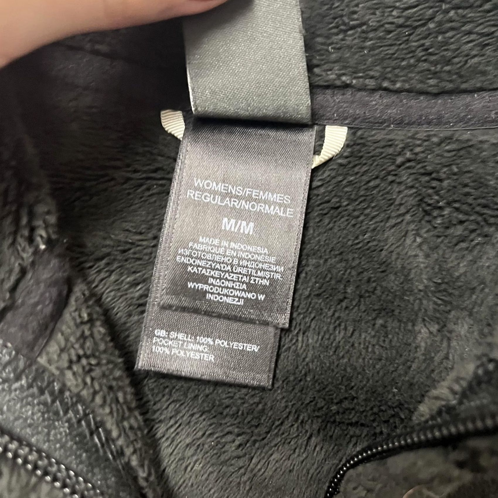 The North Face VINTAGE The North Face Jacket Womens M Black Full Zip Fleece Outdoor Coat Size M / US 6-8 / IT 42-44 - 3 Thumbnail