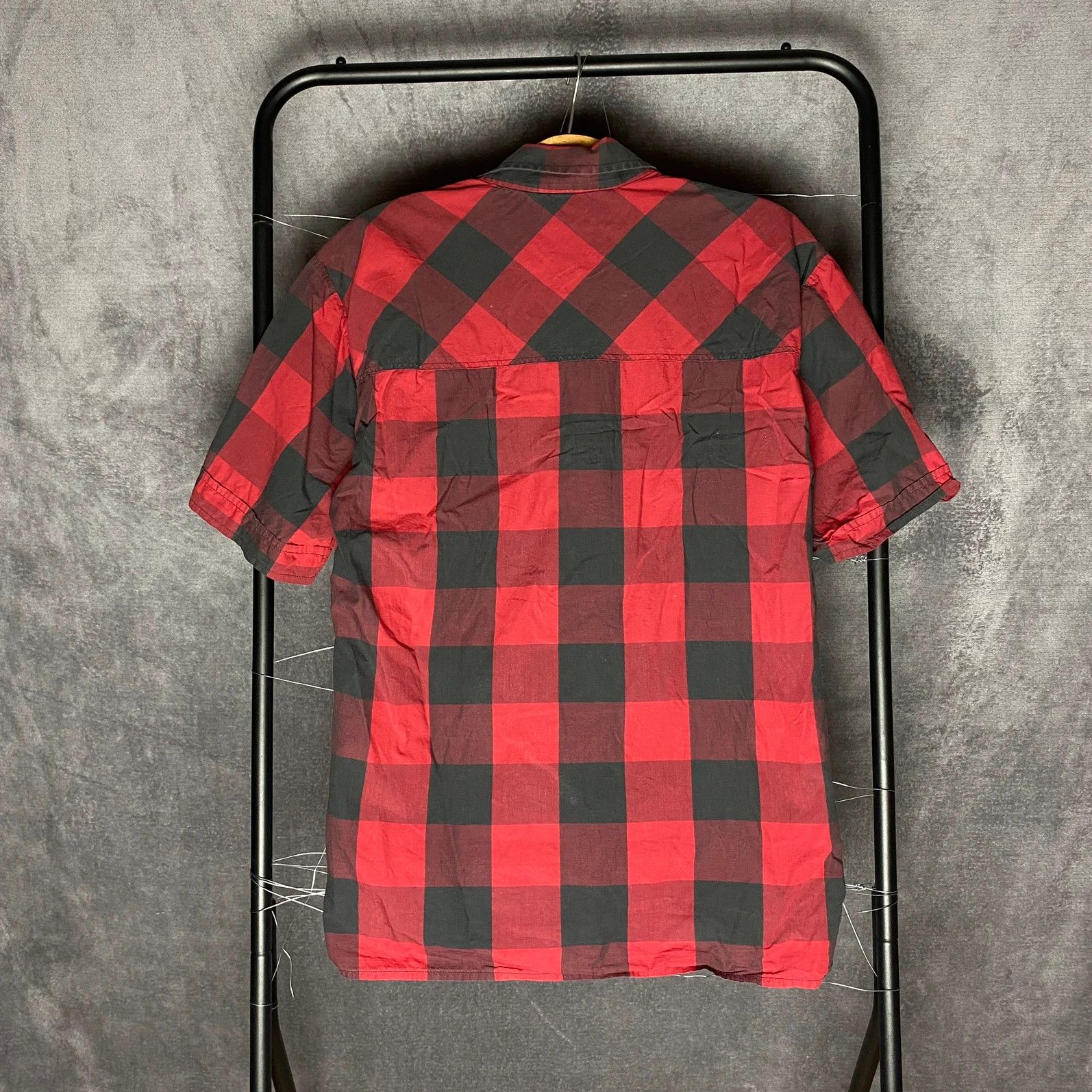 Designer × Yves Saint Laurent Yves Saint Laurent shirtchecked mini logo pocket black red Size US M / EU 48-50 / 2 - 2 Thumbnail