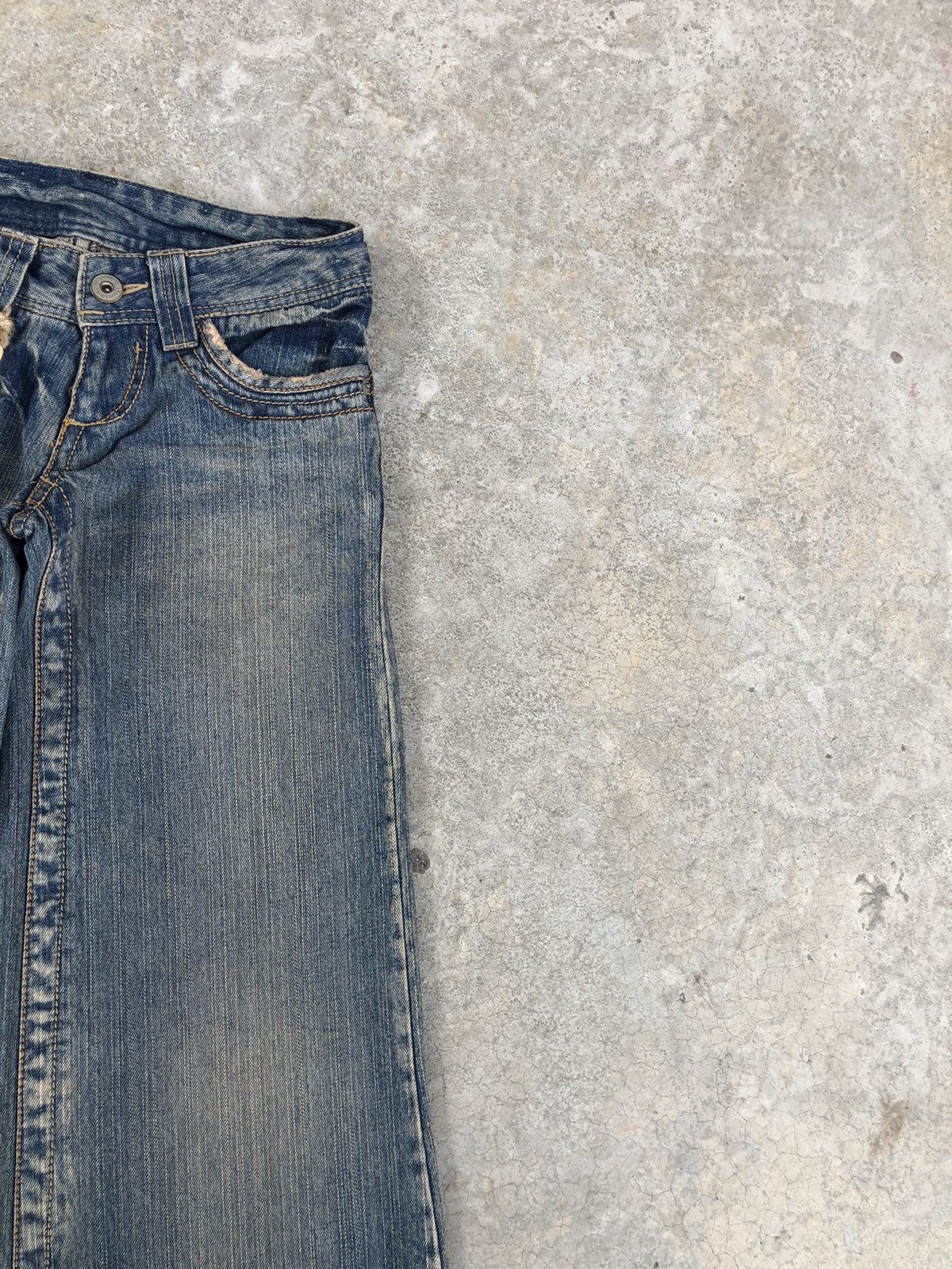 Japanese Brand × Le Grande Bleu (L.G.B.) Flared Jeans Jouer Aux Distressed Jeans Size US 27 - 5 Thumbnail