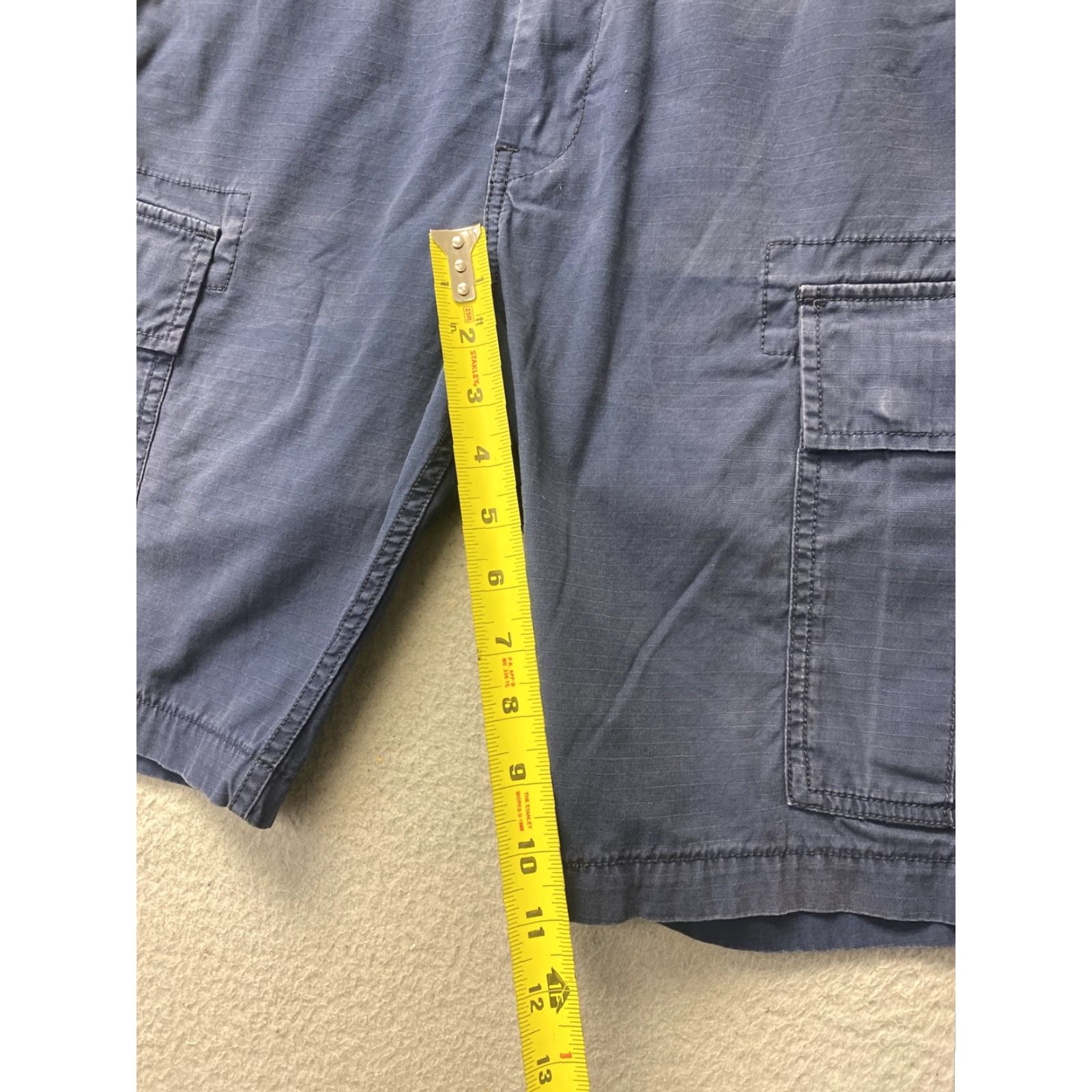 Vintage Levi’s Shorts Cargo 30 Navy Flat Front Regular Adult Cotton Blend Golf Rugby Outdoor Casual Mens Size US 30 / EU 46 - 5 Thumbnail