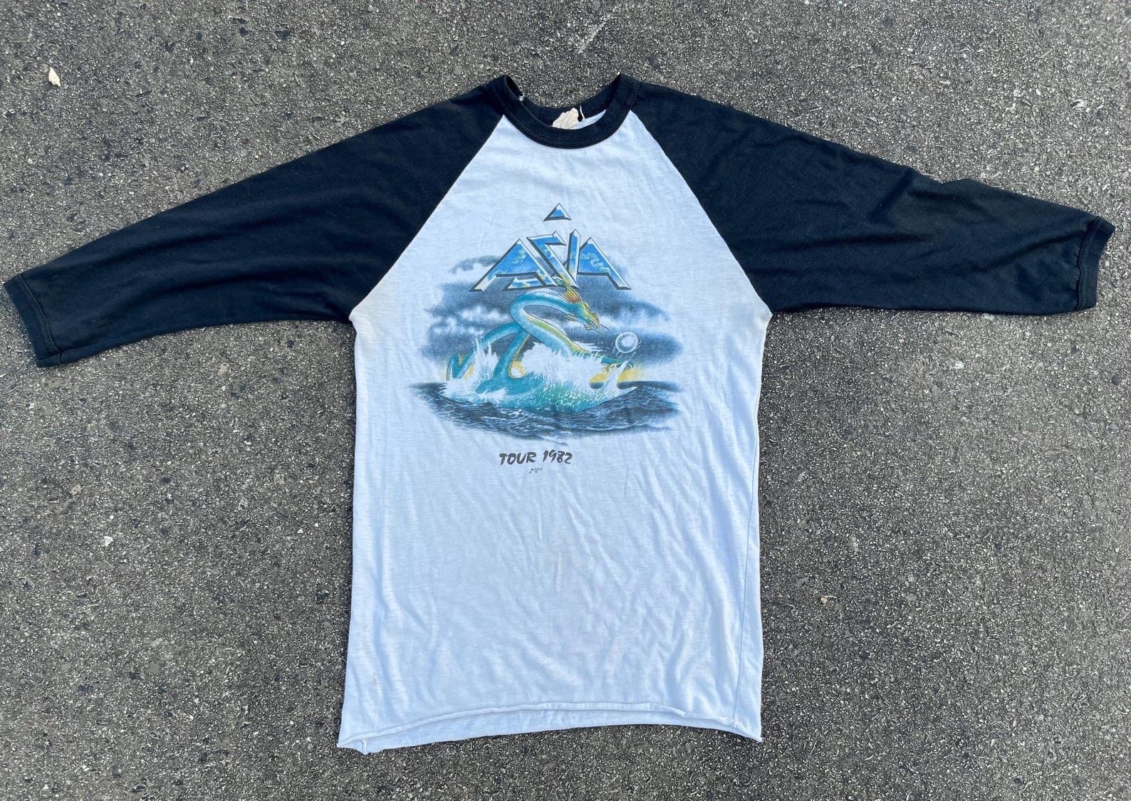 Other Vintage 1982 Asia Tour T-Shirt Raglan 3/4 Sleeve Original Size US M / EU 48-50 / 2 - 1 Thumbnail