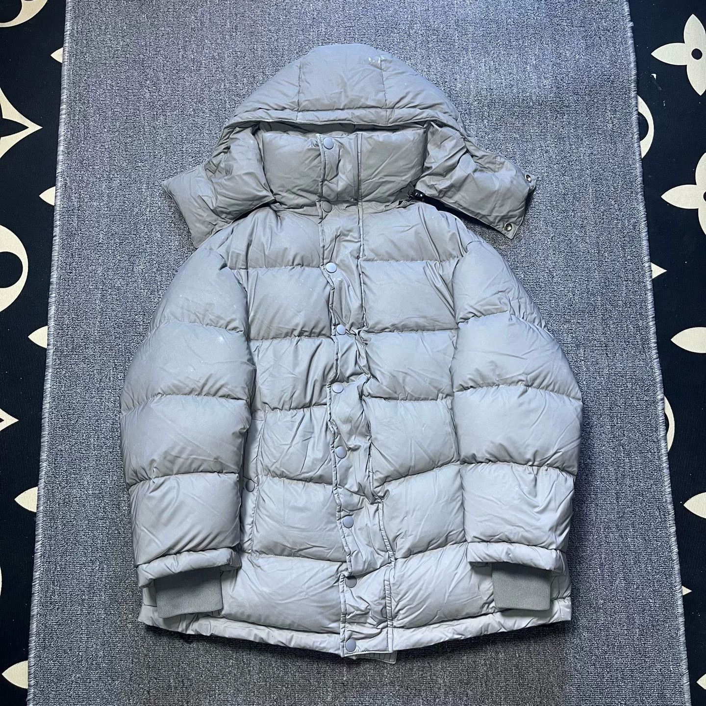 Balenciaga Balenciaga Silver Gray Logo Down Jacket Size US XS / EU 42 / 0 - 1 Thumbnail