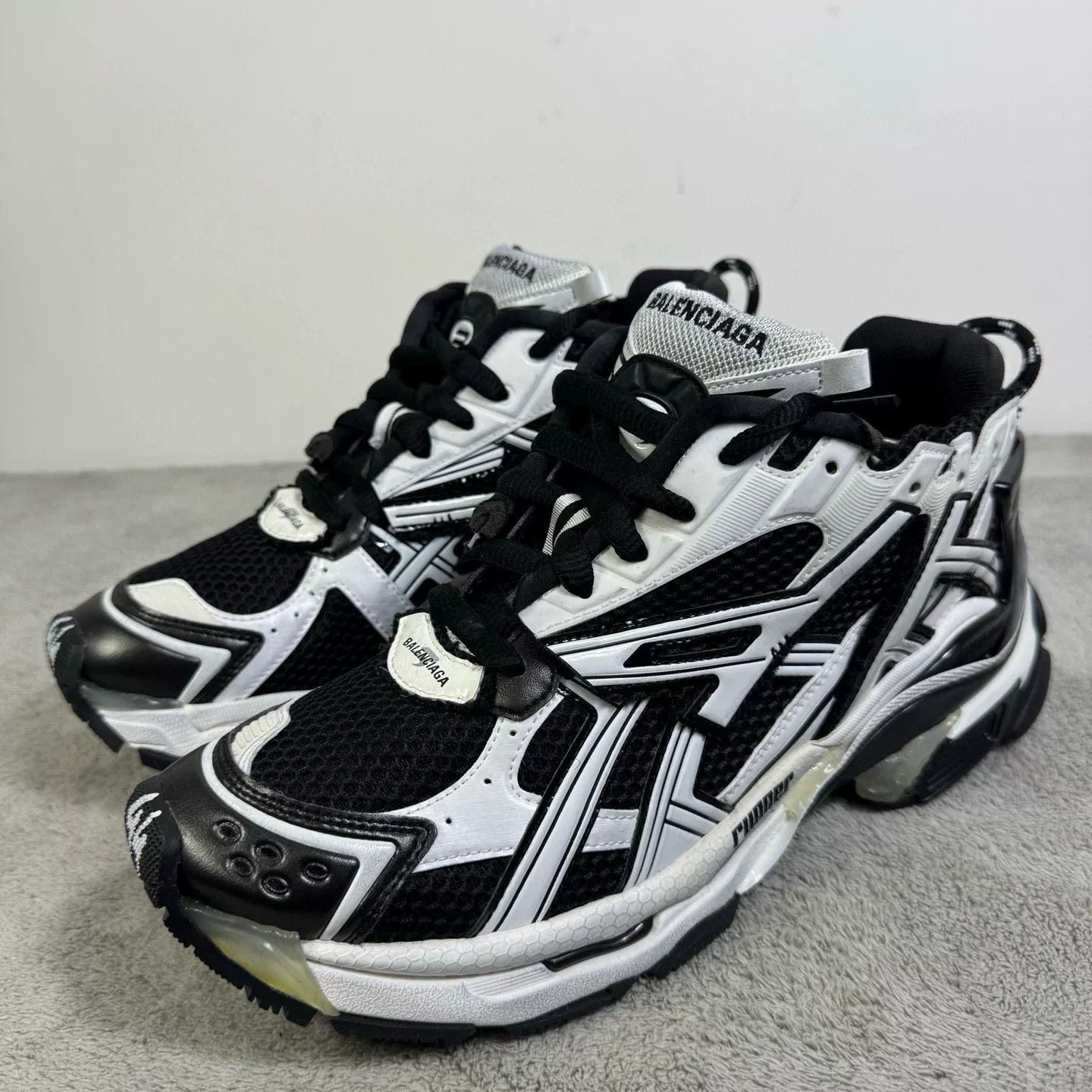 Balenciaga Balenciaga Running Black Lowtop Sneakers 44 Men Size US 10.5 / EU 43-44 - 1 Thumbnail