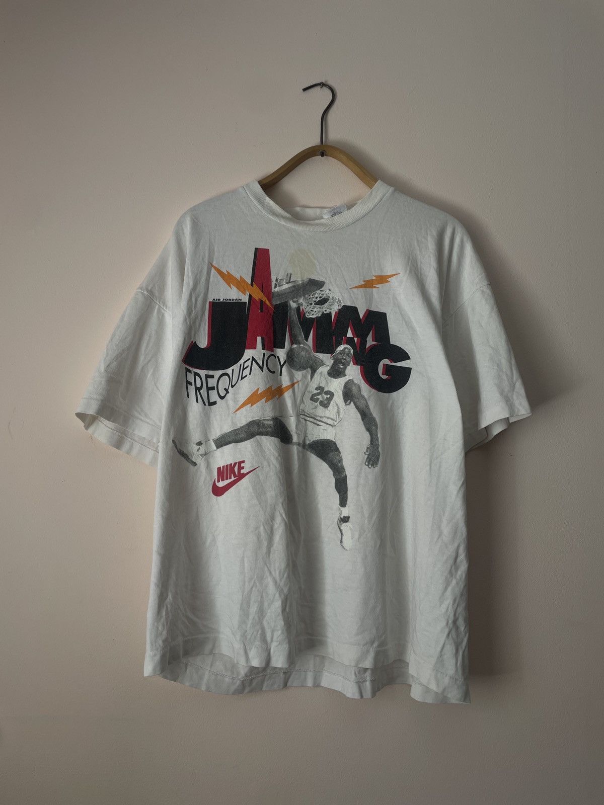 Jordan Brand Vintage 90s Rare Air Jordan Nike Tee Size US L / EU 52-54 / 3 - 2 Thumbnail