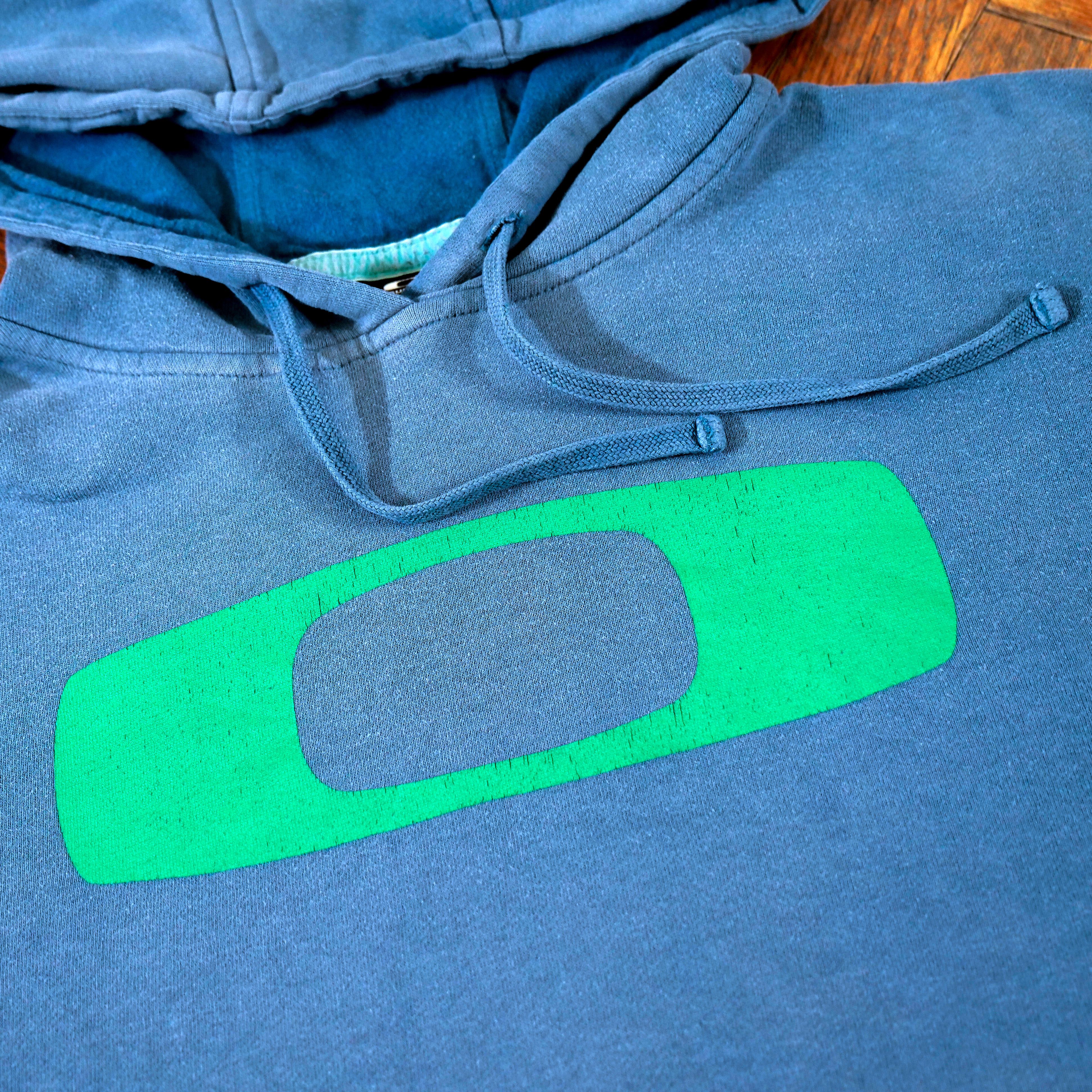 Vintage Y2K Oakley Big Logo Rare Hoodie Gorpcore Hiking Hoodie Size US M / EU 48-50 / 2 - 5 Thumbnail