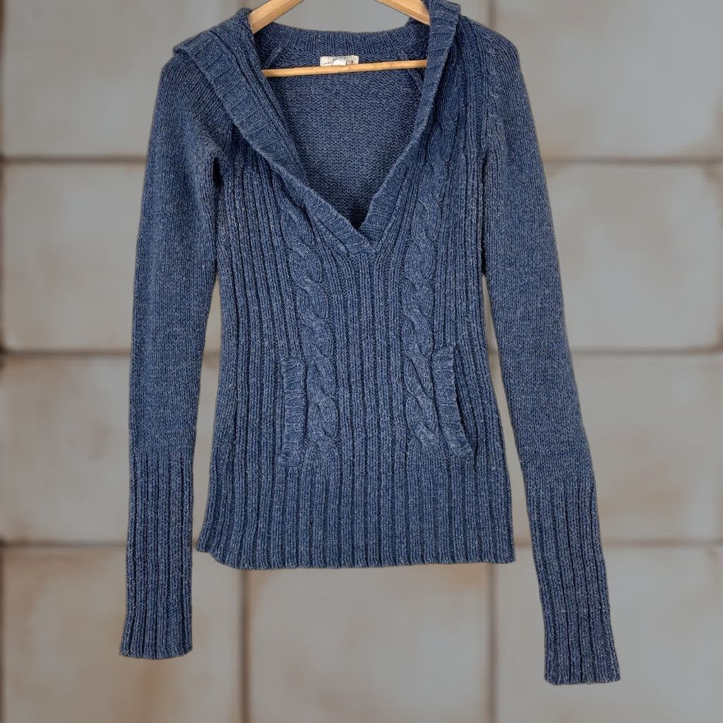 Vintage VINTAGE Y2K Cable Knit Hooded Wool Sweater Womens M Blue Bell a Swan 2000s Fairy Size M / US 6-8 / IT 42-44 - 1 Thumbnail