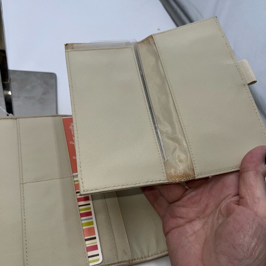 Relic Relic Vintage Tooled Checkbook Wallet ***SEE PICS AND DESCRI Size ONE SIZE - 10 Thumbnail