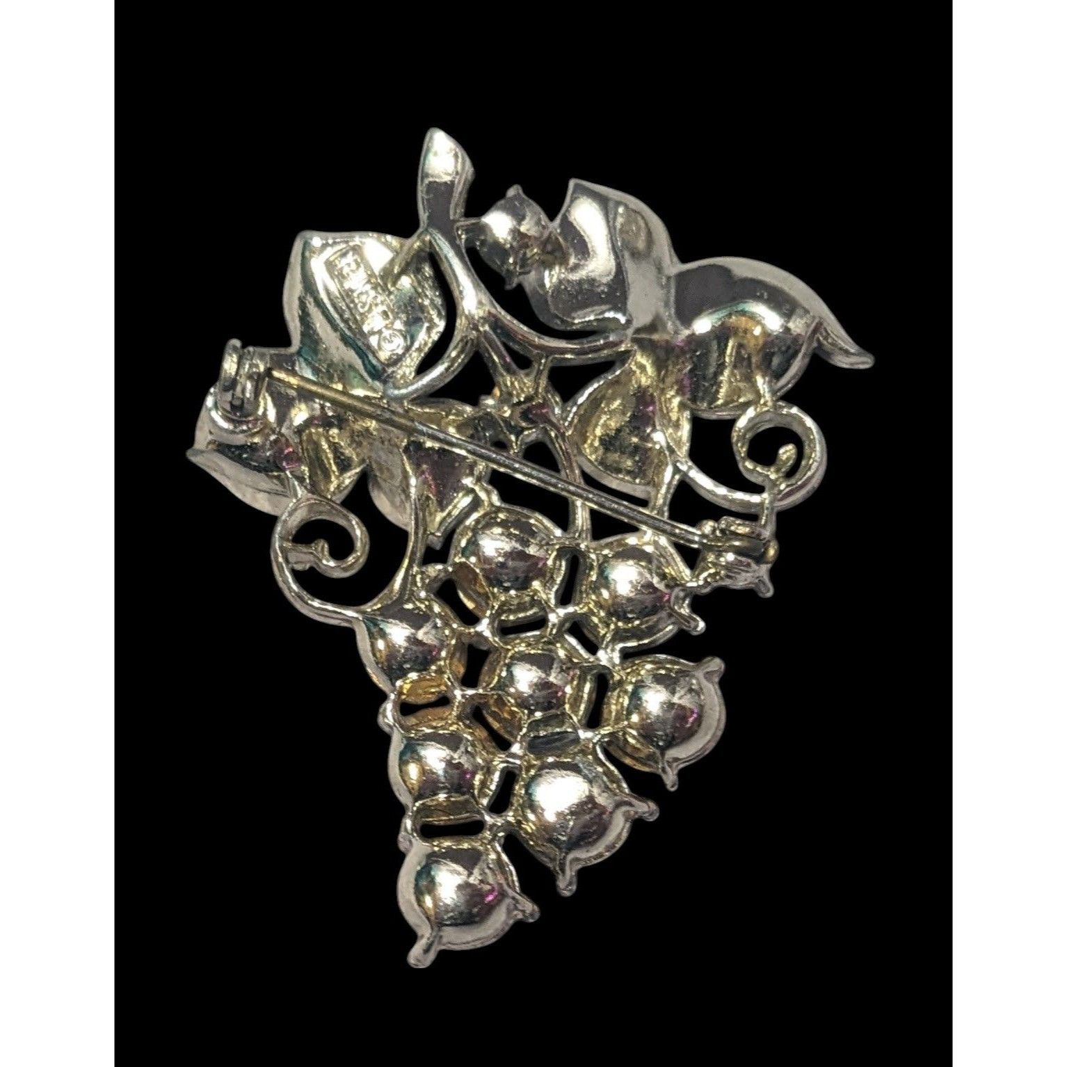 Other Vintage Lisner Grape Bunch Gold Tone Rhinestone Brooch Size ONE SIZE - 4 Thumbnail