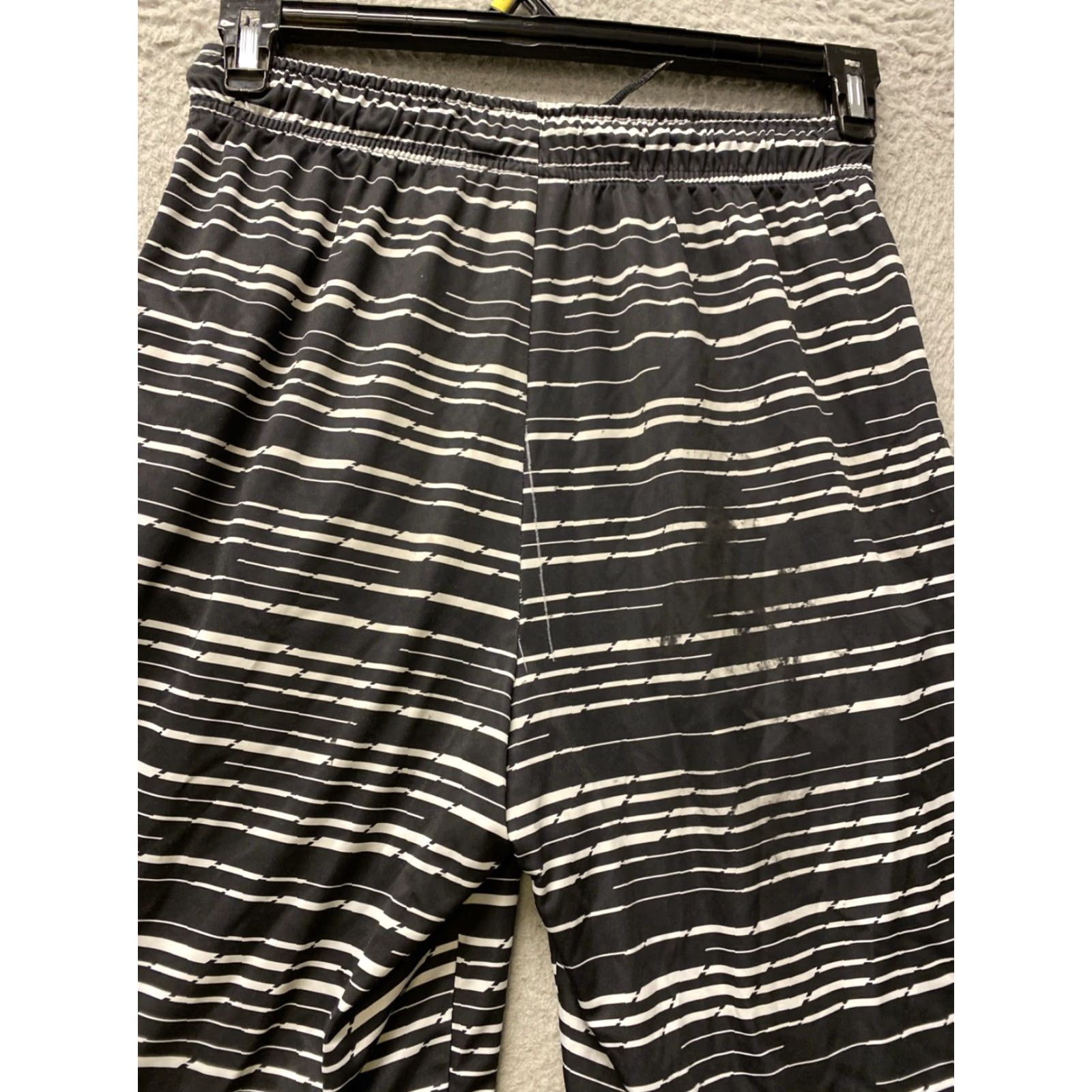 Nike Nike Dri Fit Striped Black White Gray Shorts Small Soft / 135-23 Mens Size US 29 - 6 Thumbnail