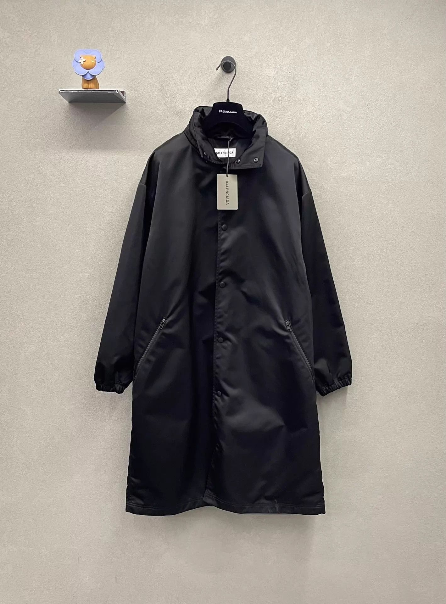 Balenciaga Balenciaga Black Logo Oversized Mid-Length Jacket 34 Size XS / US 0-2 / IT 36-38 - 1 Thumbnail