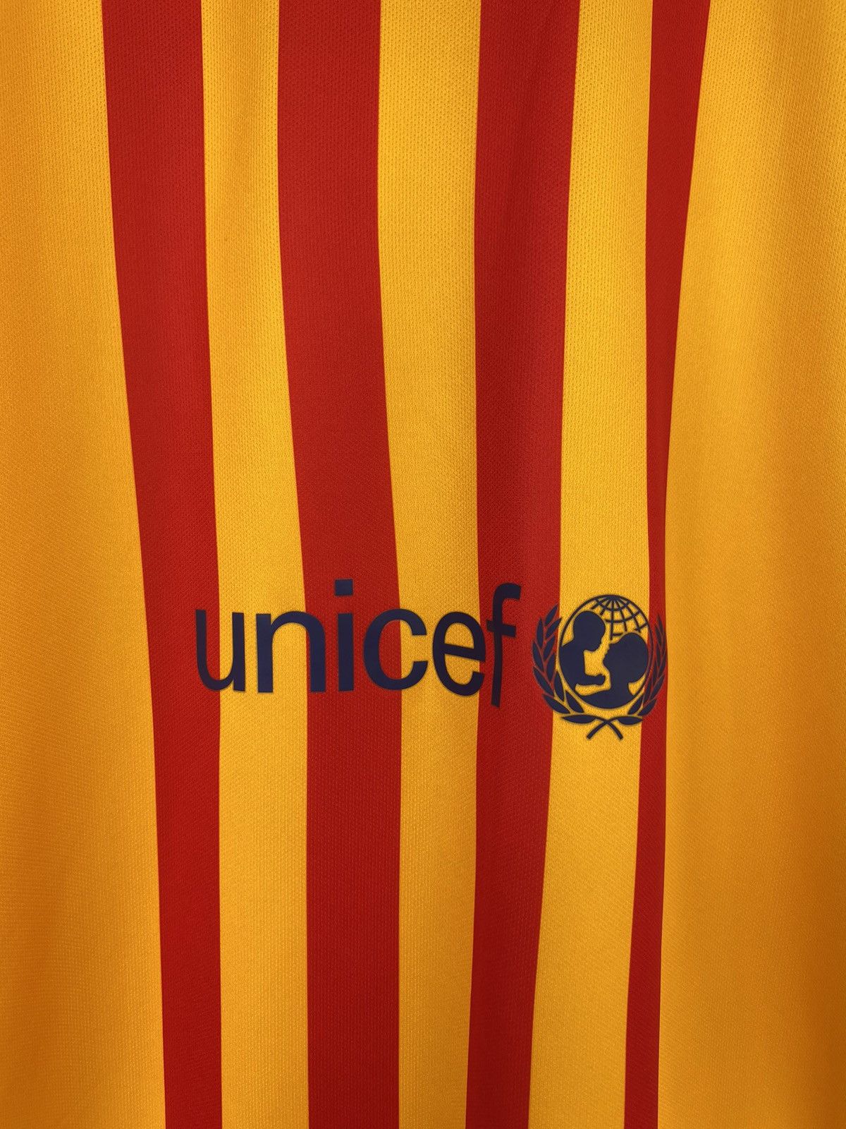 Nike NIKE BARCELONA 2015-16 AWAY FOOTBALL SHIRT Size US XL / EU 56 / 4 - 9 Thumbnail