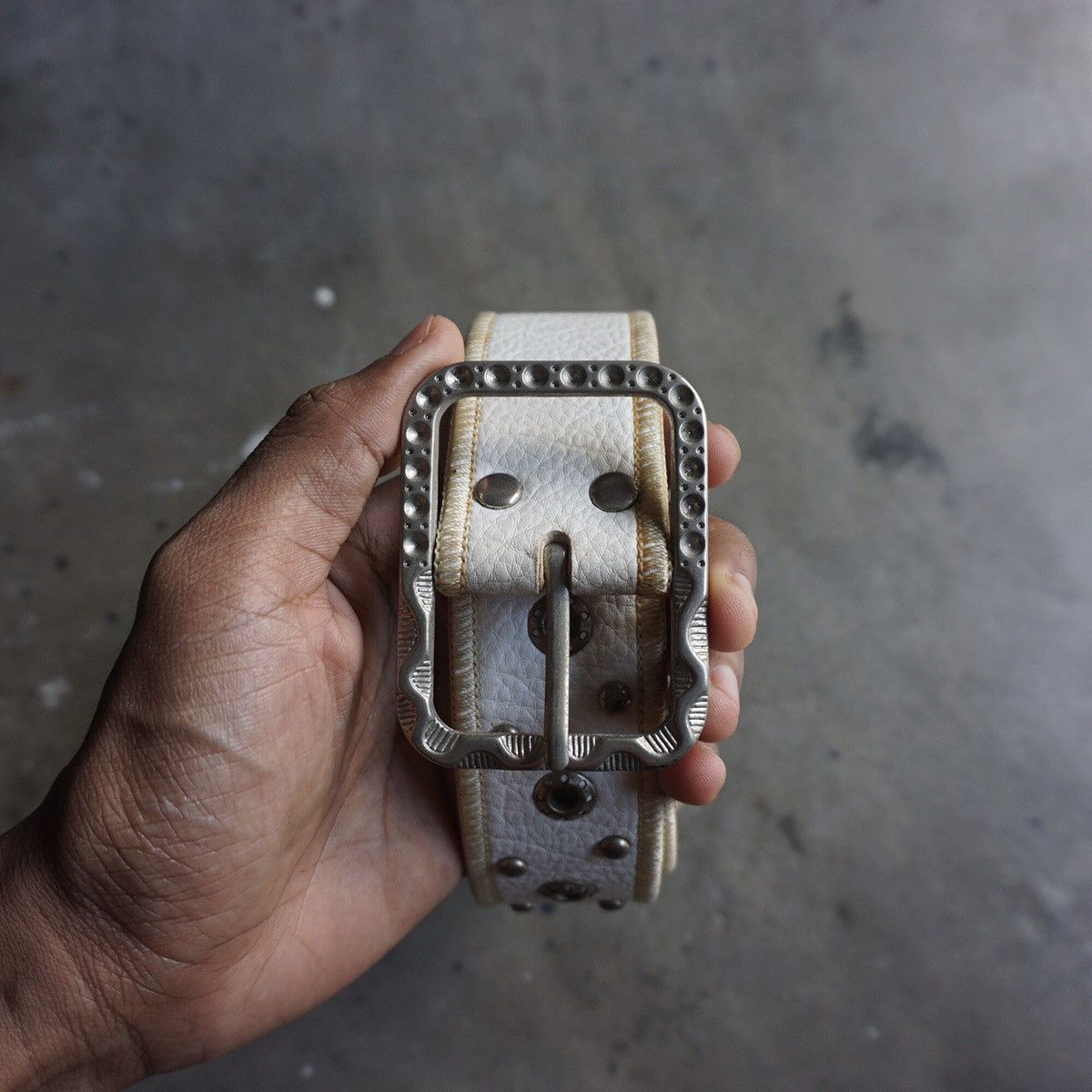 Japanese Brand White leather studded belt Size ONE SIZE - 3 Thumbnail