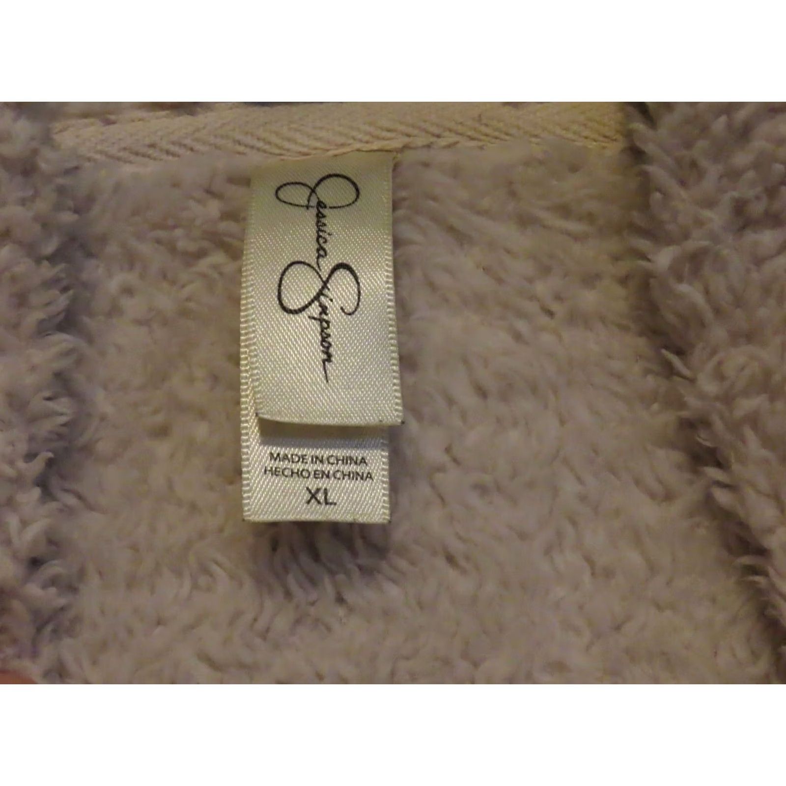 Jessica Simpson VINTAGE Jessica Simpson Hoodie XL Cream V-Neck Pullover Fuzzy Sherpa Women's Size XL / US 12-14 / IT 48-50 - 4 Thumbnail