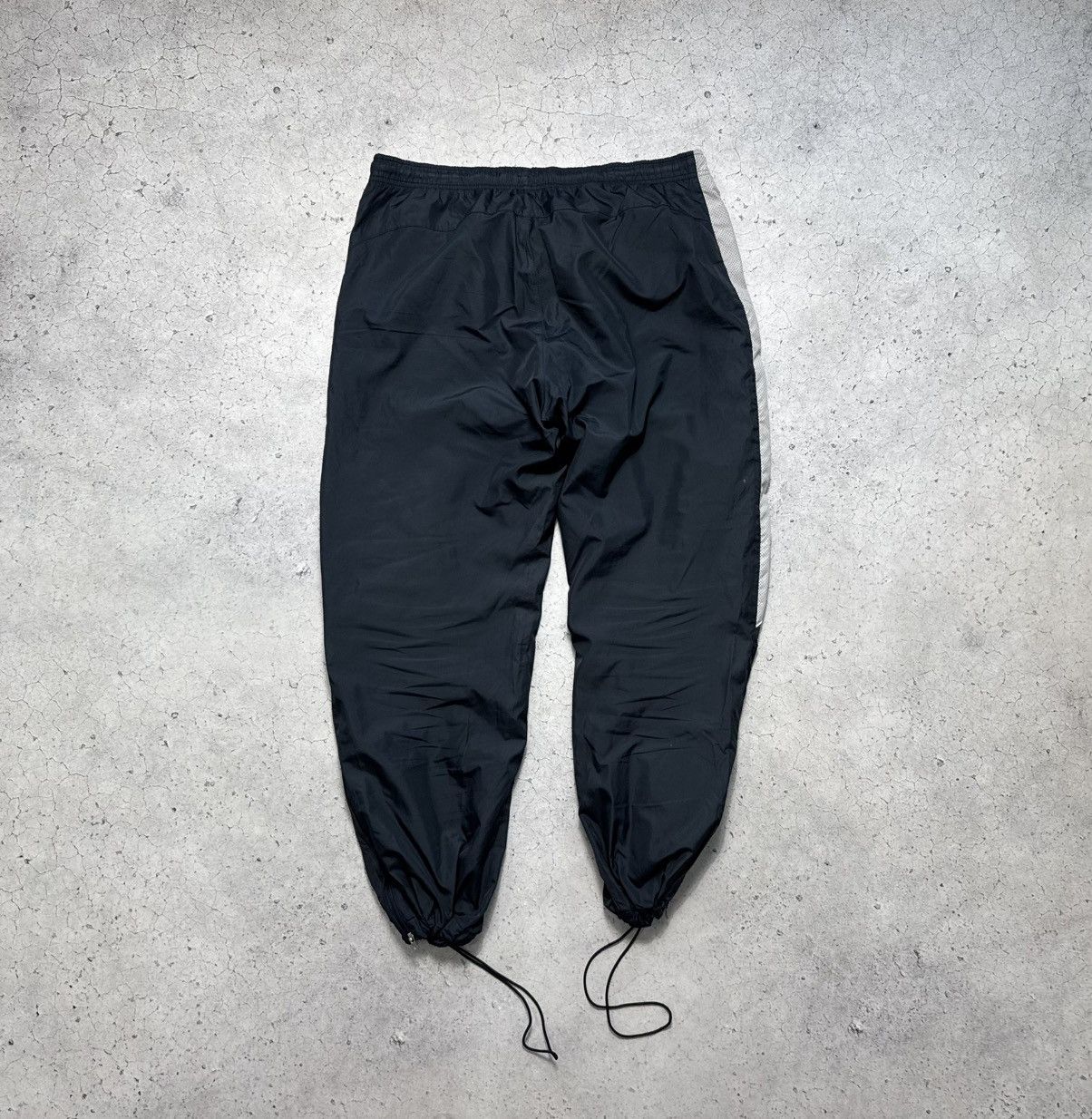 Nike Nike Nylon Track Pants Baggy Drill Y2K Swoosh Hype Vintage Size US 36 / EU 52 - 2 Thumbnail