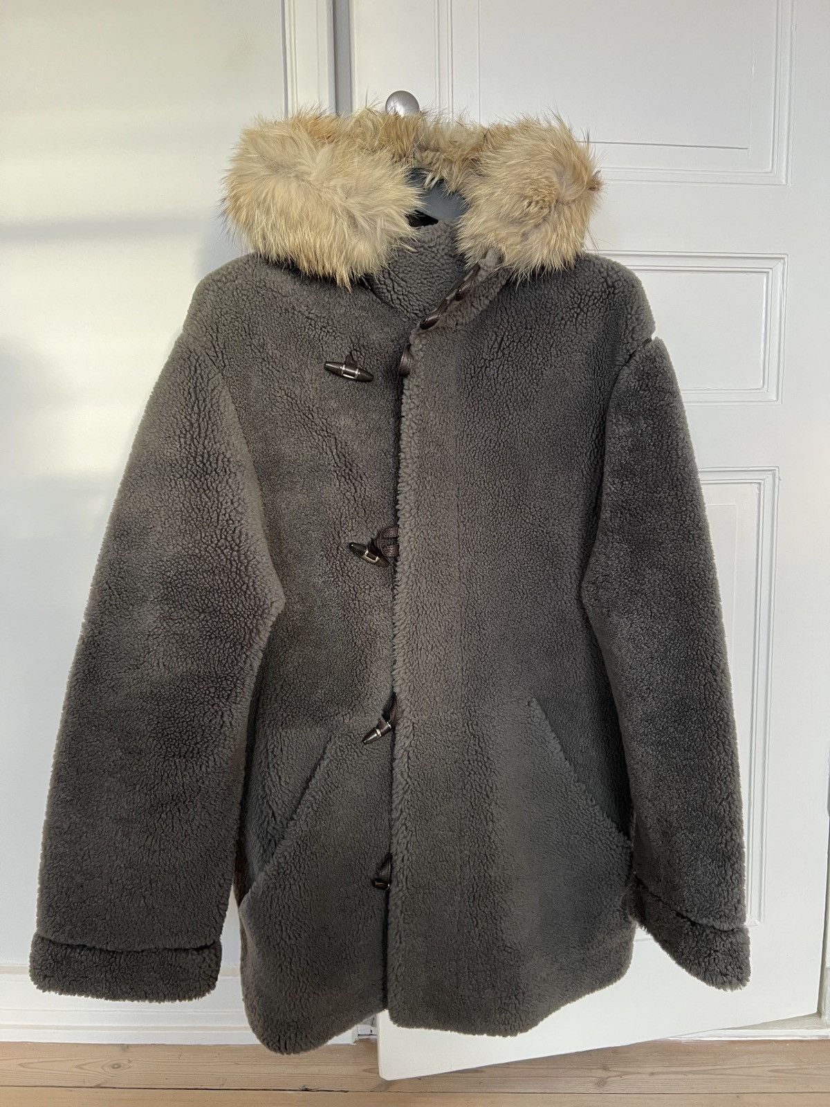Louis Vuitton Louis Vuitton FW 2013 Shearling Duffle Coat Fur Trim Hood Size US M / EU 48-50 / 2 - 1 Thumbnail