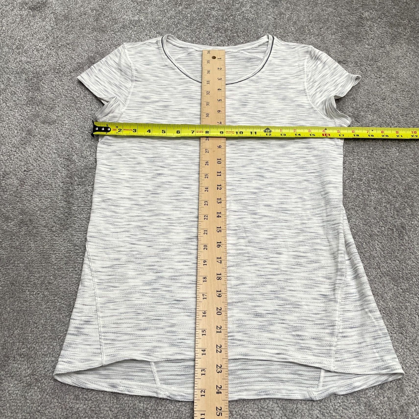 Lululemon Lululemon T-Shirt Womens 6 Gray Short Sleeve Round Neck Active Tee Shirt Casual Activewear Size M / US 6-8 / IT 42-44 - 5 Thumbnail
