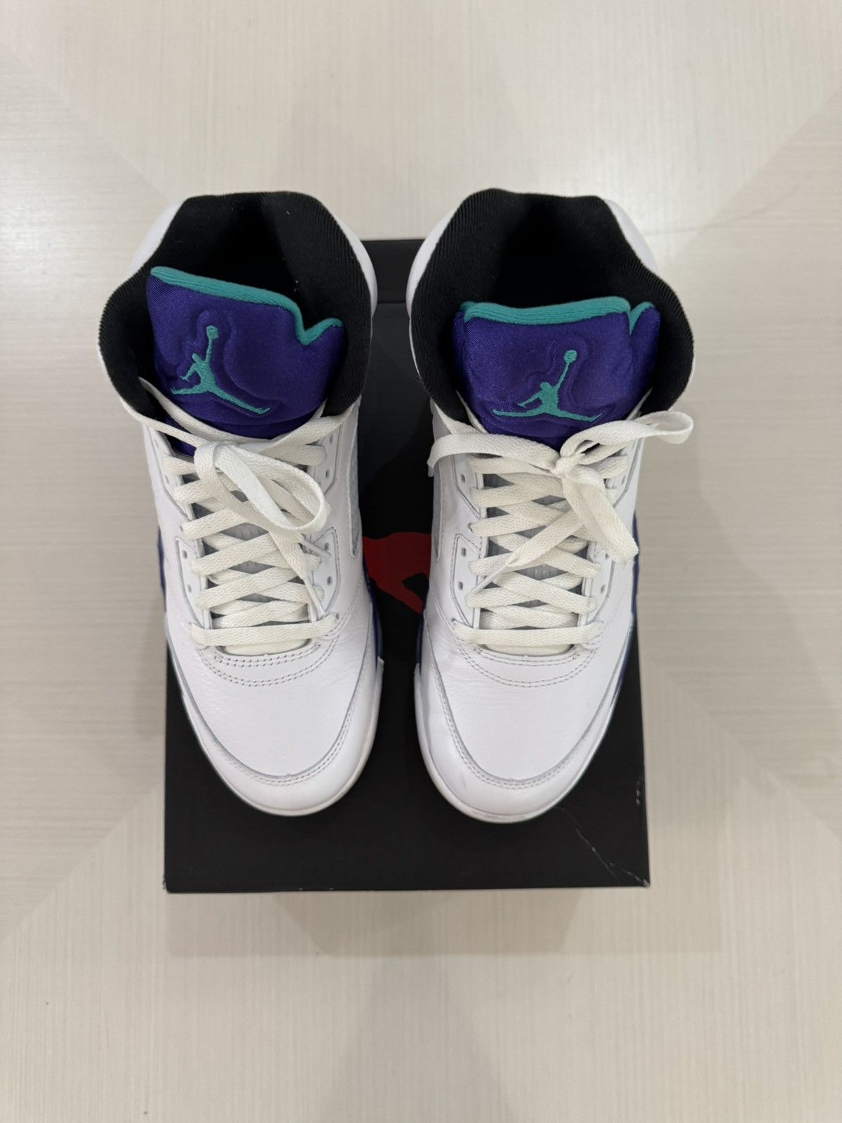 Jordan Brand Nike Air Jordan 5 Grape White Emerald HQ7979-100 Used sz 9.5 Size US 9.5 / EU 42-43 - 2 Thumbnail