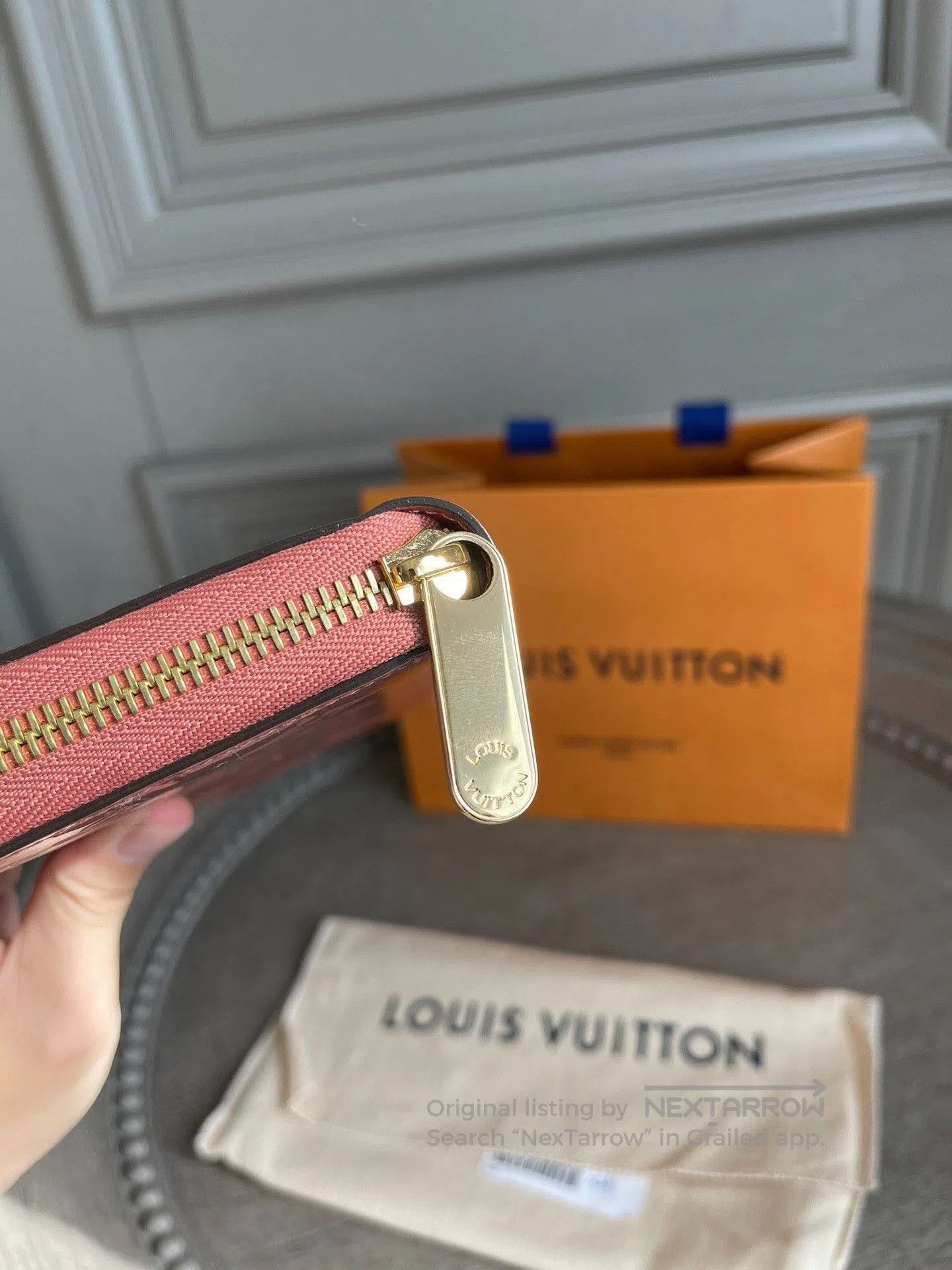 Louis Vuitton Louis Vuitton Patent Leather Dog Zip Wallet. Size ONE SIZE - 2 Thumbnail