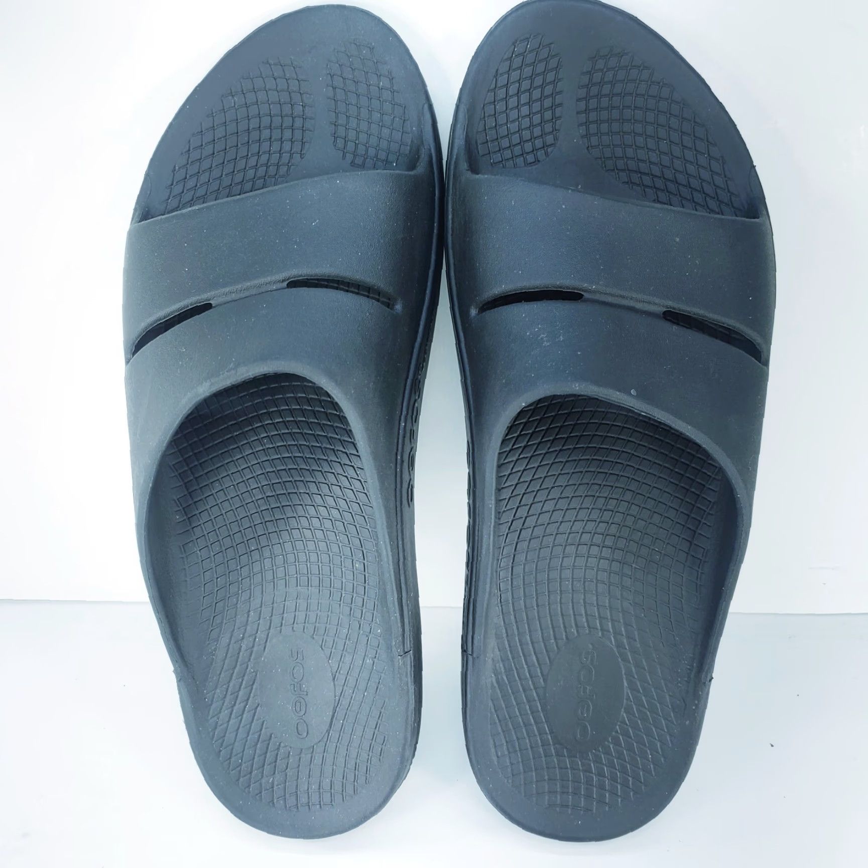 Vintage OOFOS Men's OOahh Slide Black 13 Casual Sandal Cushy Comfort Recovery Rubber Upper Mens Shoes Size ONE SIZE - 7 Thumbnail