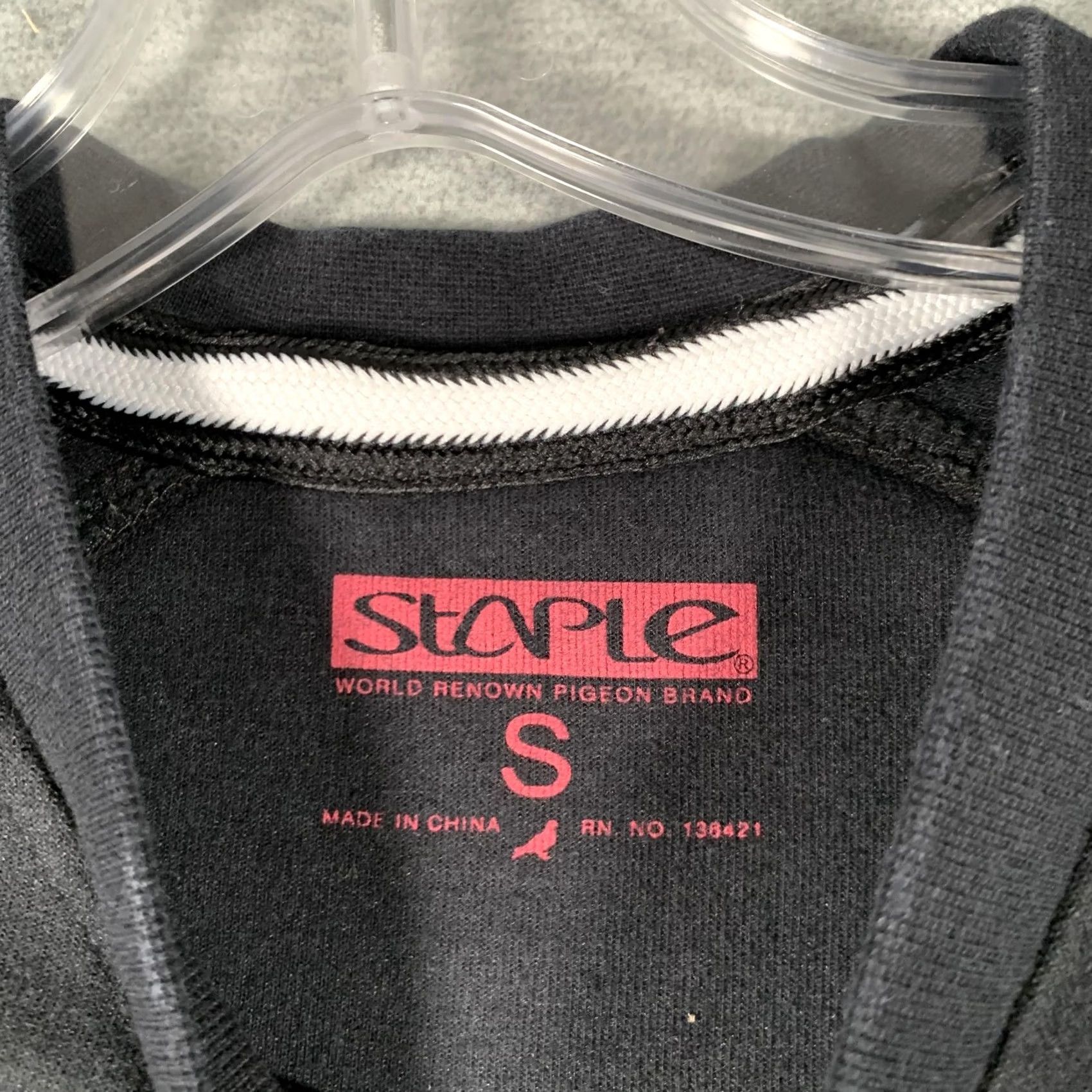 Vintage VINTAGE Staple Sweatshirt Mens S Black Pigeon Graphic Zip Pocket Fleece Pullover Size US S / EU 44-46 / 1 - 5 Thumbnail