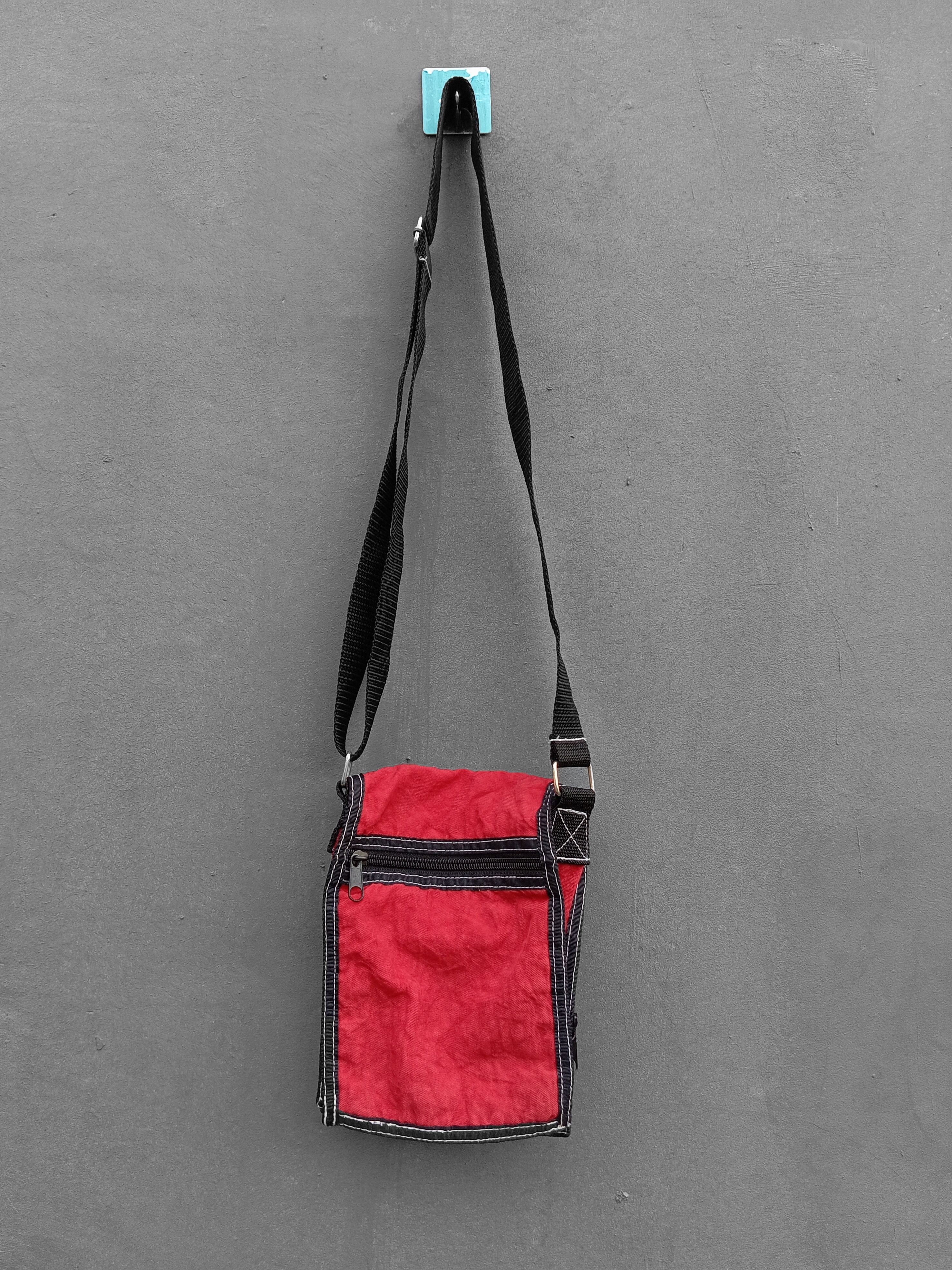 Band Tees vintage Y2K SLIPKNOT people = shit embroidery mini sling bag Size ONE SIZE - 3 Thumbnail