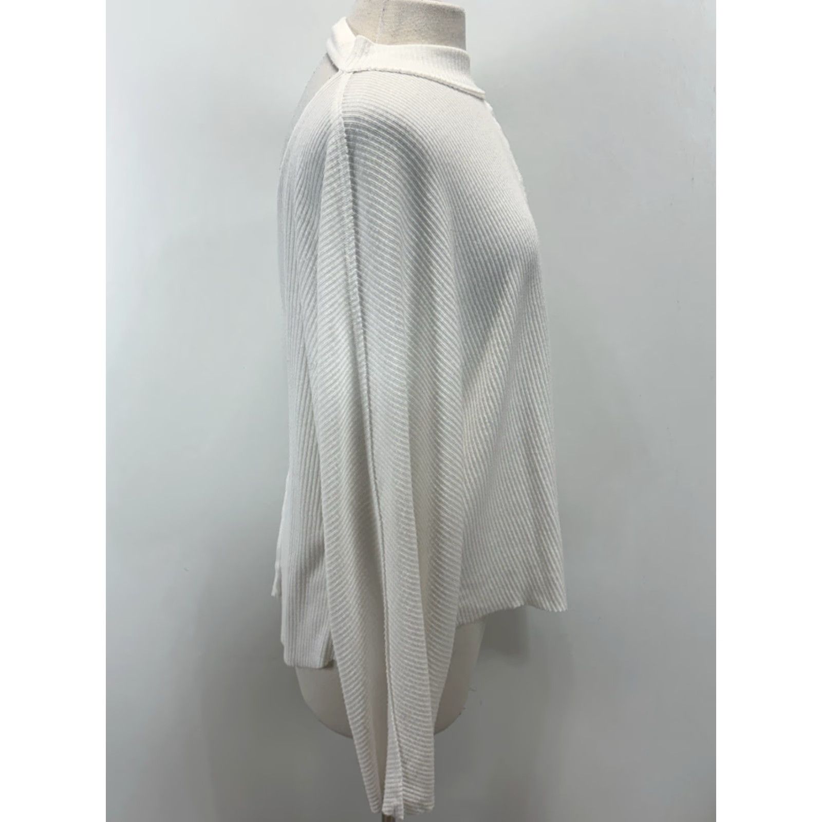 Free People VINTAGE? No. Free People Sweater Shirt Ladies Dolman Sleeve White Ribbed Mock Neck Back Cutout Size Large Size L / US 10 / IT 46 - 4 Thumbnail