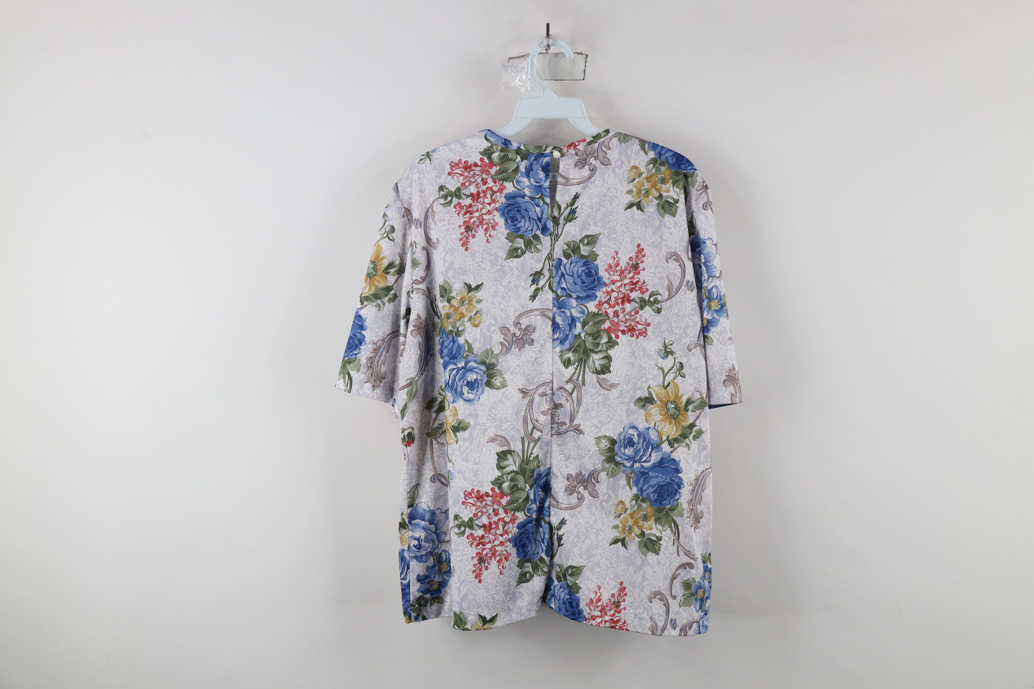 Vintage Vintage 90s Streetwear Flower Button Back T-Shirt USA Size L / US 10 / IT 46 - 9 Thumbnail