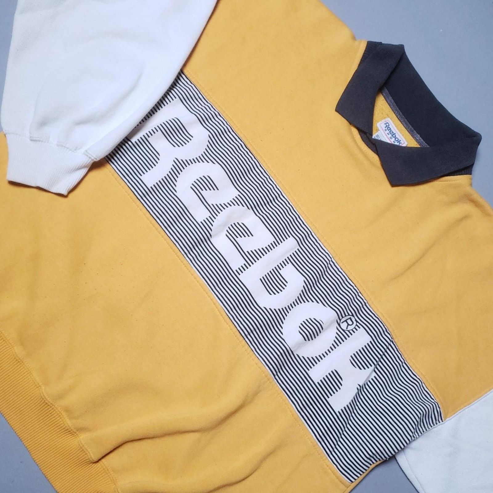 Reebok Rare Vintage Reebok sport Sweatshirt Mens Large Size US L / EU 52-54 / 3 - 1 Thumbnail