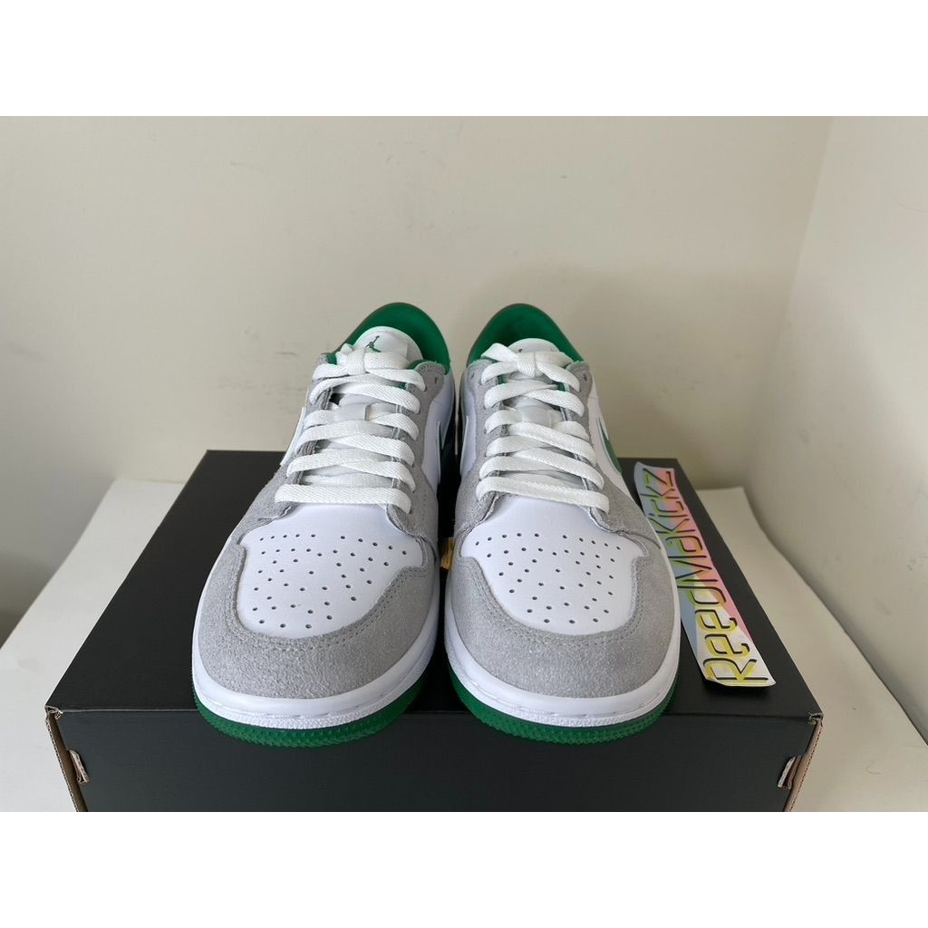 Jordan Brand Jordan 1 Low Golf White Pine Green Masters WOMENS 6us Size US 6 / IT 36 - 2 Thumbnail