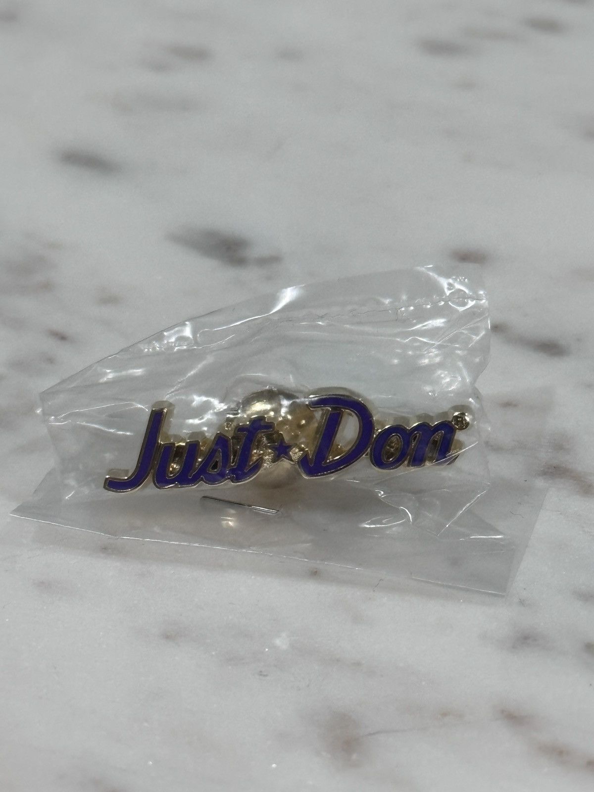 SUPREME FUCK EVERYBODY PIN