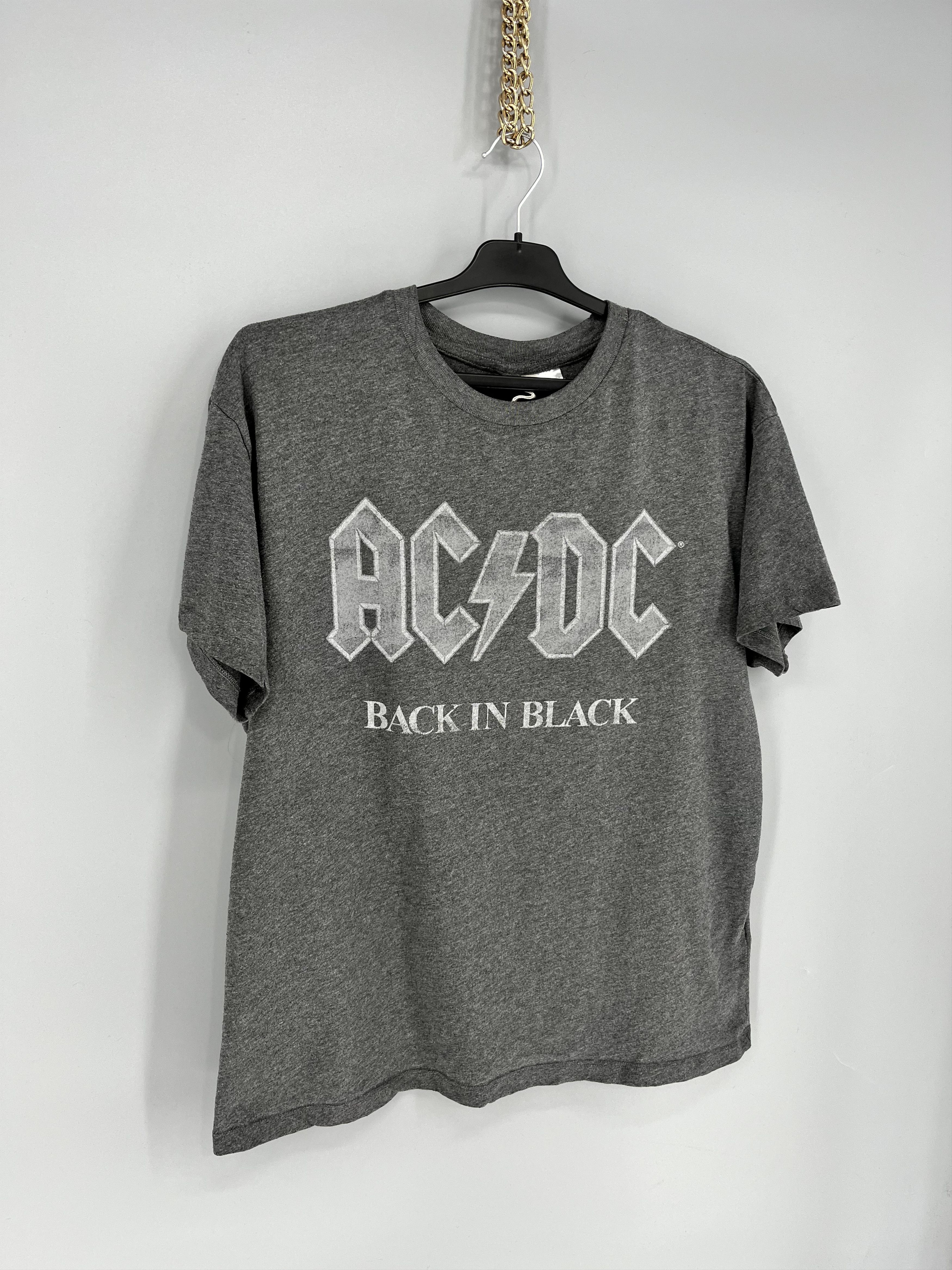 Band Tees Vintage Y2K ACDC "Back in Black" T-Shirt Rock Band Size XL Size US M / EU 48-50 / 2 - 2 Thumbnail