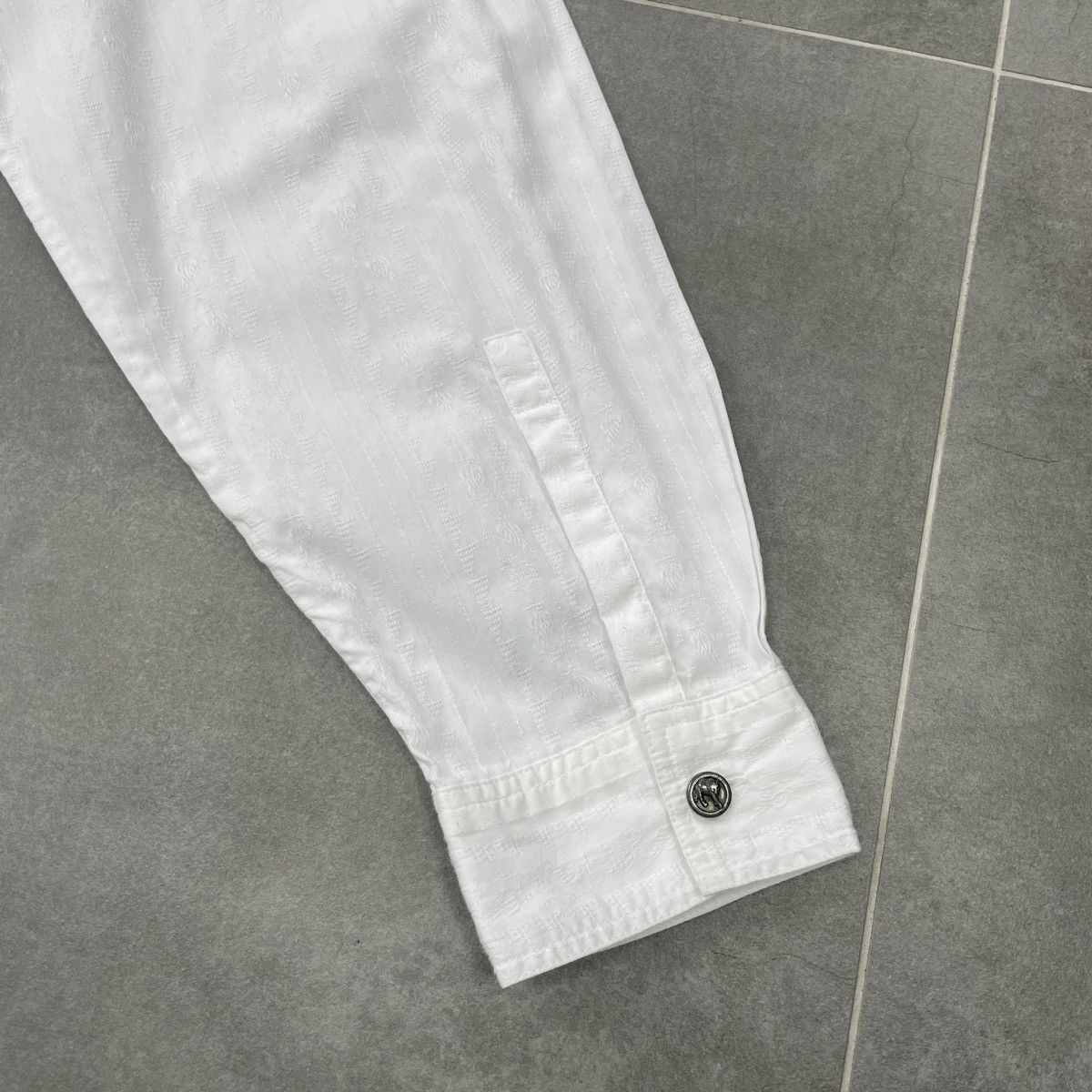Versace × Vintage Vintage Gianni Versace Versus Button Shirt Size 38/52 Size US L / EU 52-54 / 3 - 23 Thumbnail