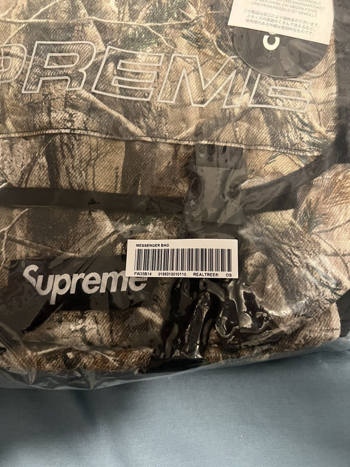 Supreme Supreme Denim Messenger Bag RealTree Camo Size ONE SIZE - 3 Thumbnail