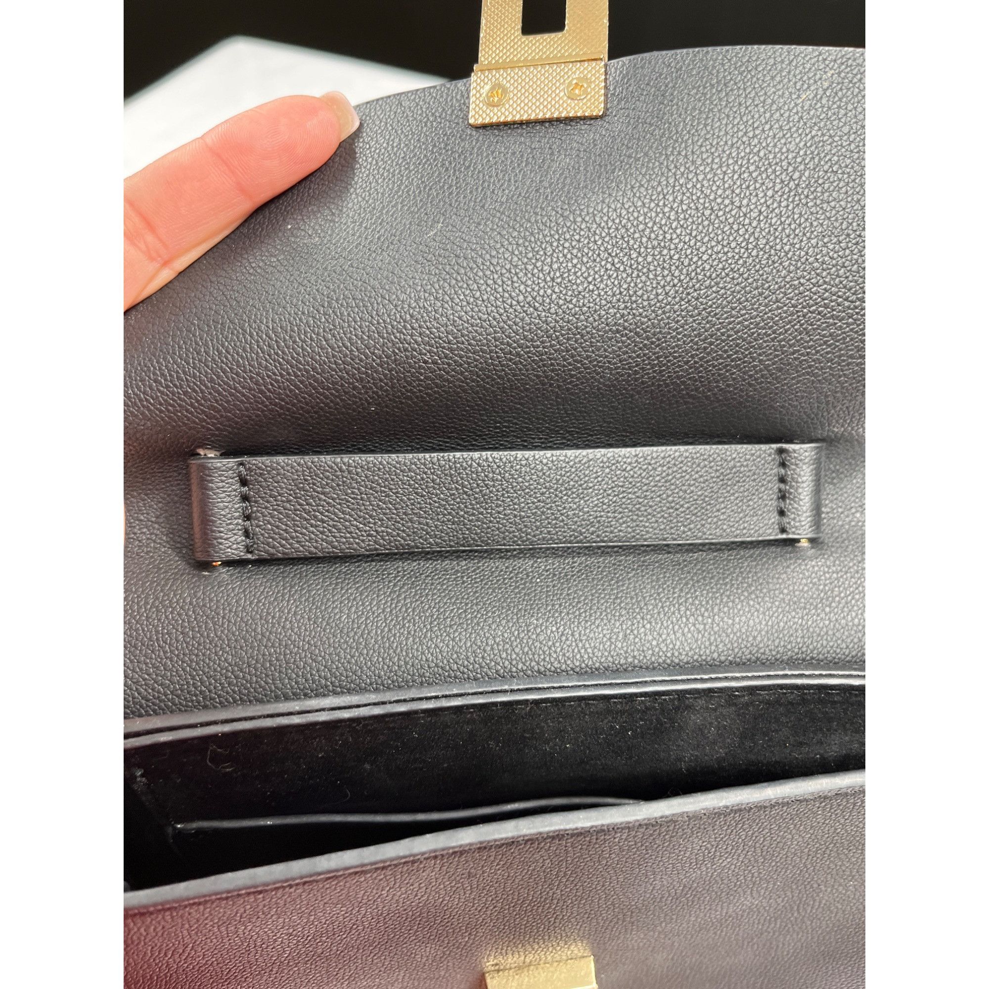 Designer Chic Black Leather Shoulder Bag SKU 7893 With Gold Chain Str Size ONE SIZE - 9 Thumbnail
