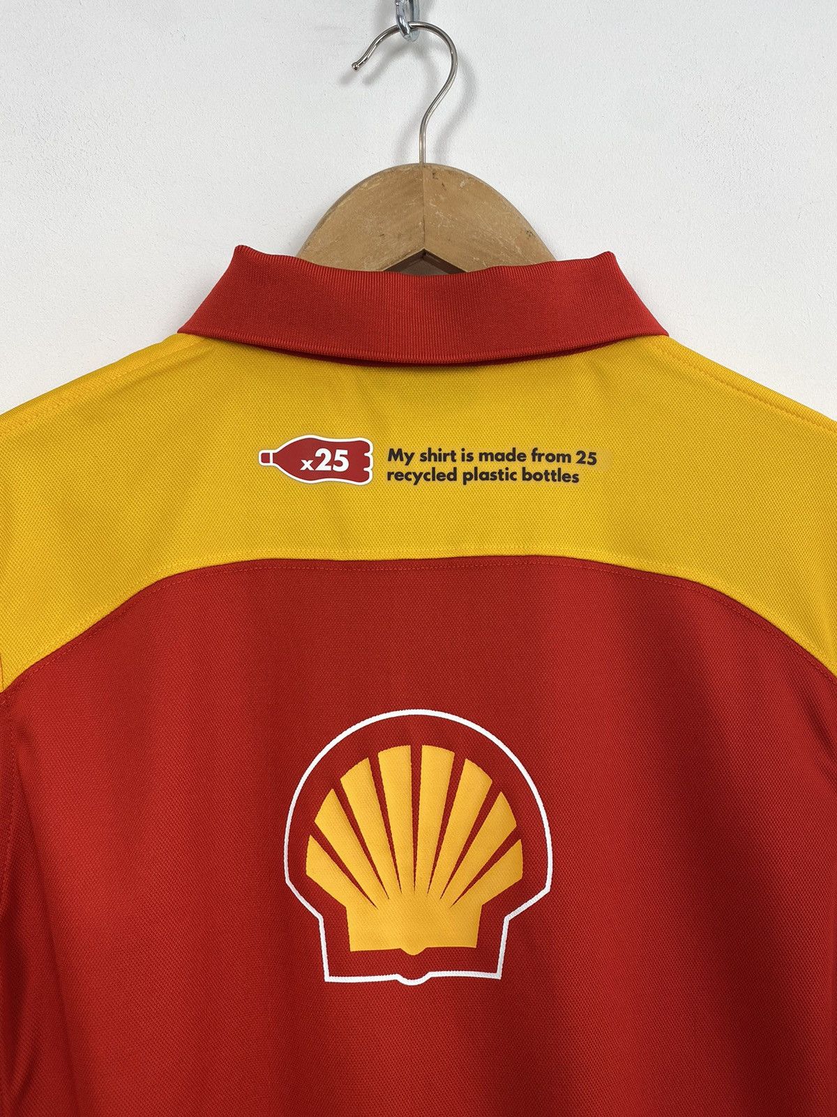 Designer Shell Petroleum Gas Polo Shirt Ferrari Scuderia Partner Size US L / EU 52-54 / 3 - 11 Thumbnail