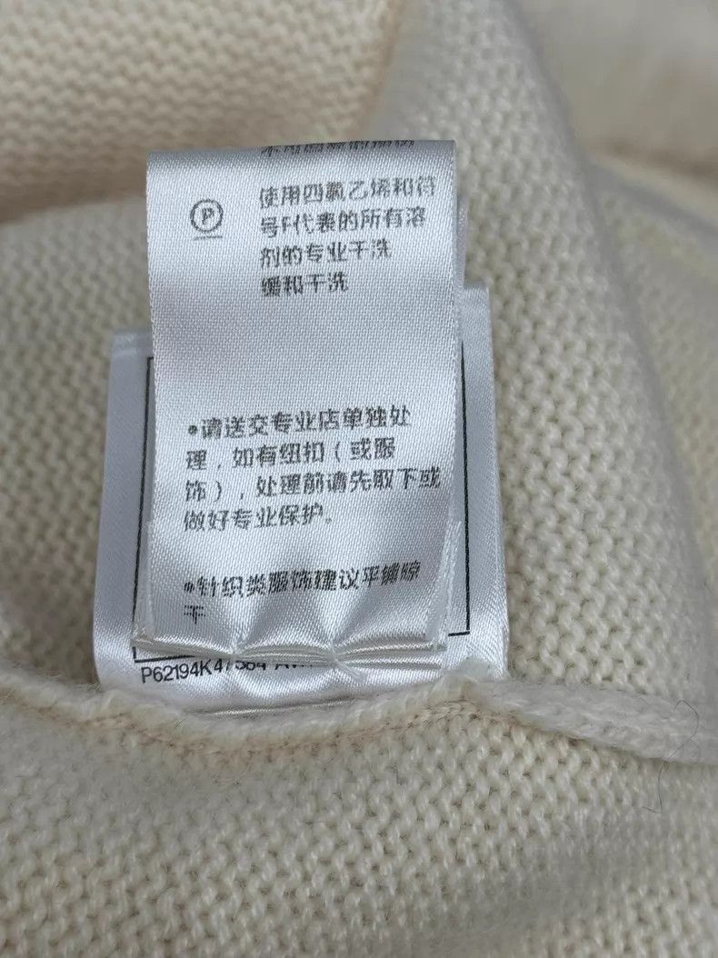 Chanel Chanel Snow Series White Snowflake Diamond Button Cardigan Size XS / US 0-2 / IT 36-38 - 8 Thumbnail