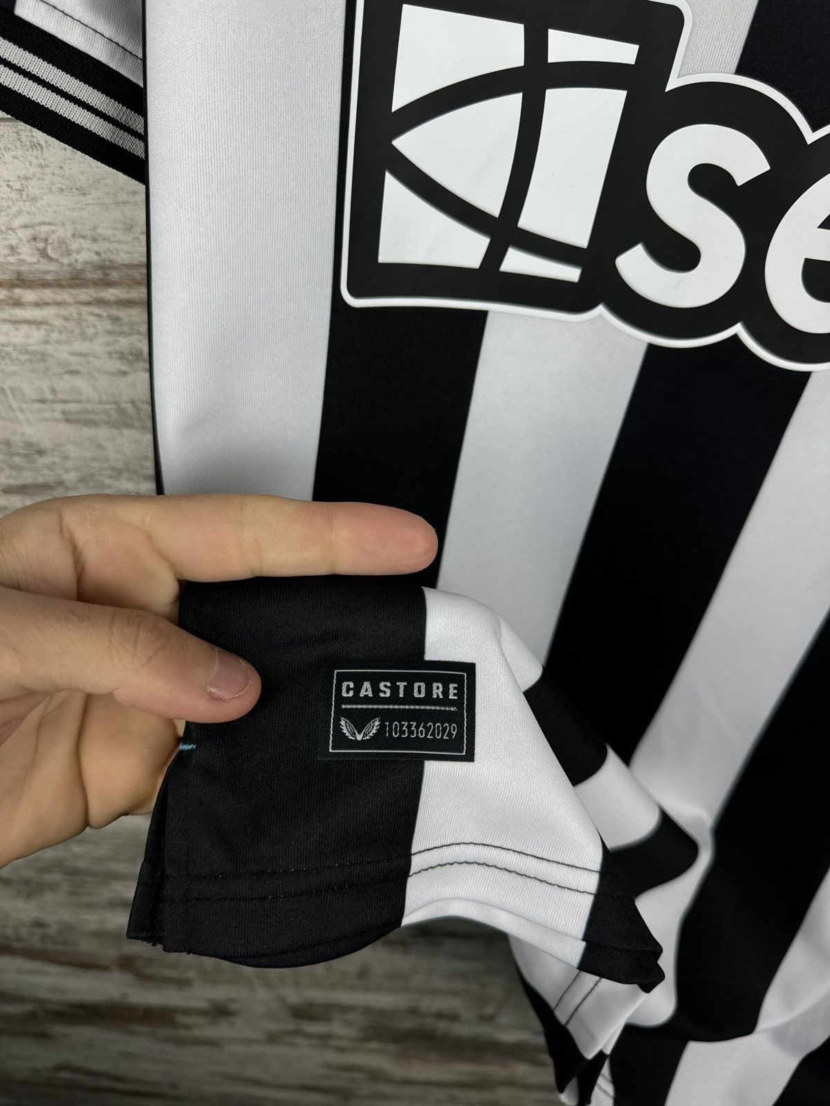 Castore Mens Vintage Castore New Castle FC T-shirt soccer jersey Size US M / EU 48-50 / 2 - 4 Thumbnail