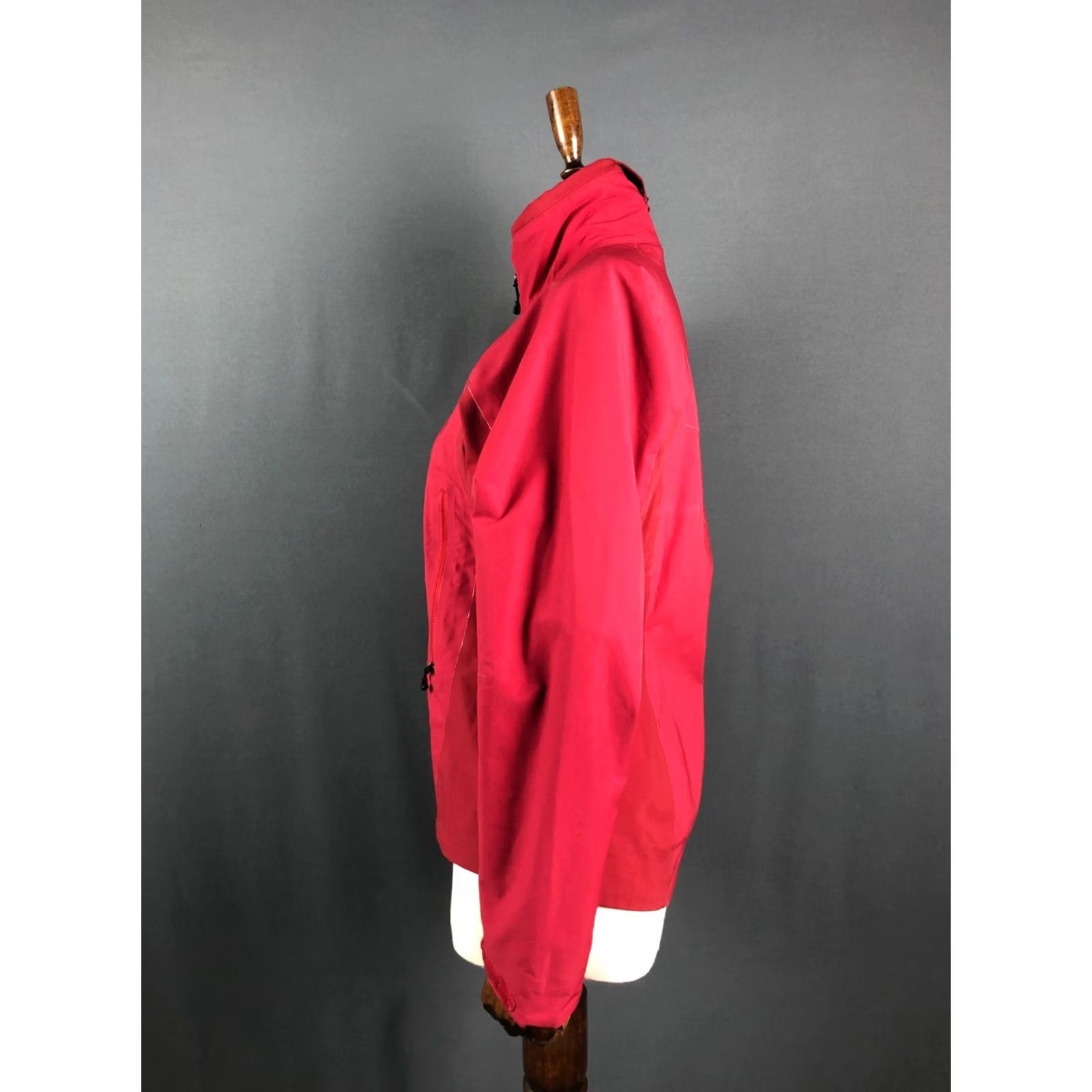 Patagonia Patagonia Full Zip Jacket Women Size S Red Polyester Windbreaker Casual Solid Zip Pockets Logo Size S / US 4 / IT 40 - 2 Thumbnail