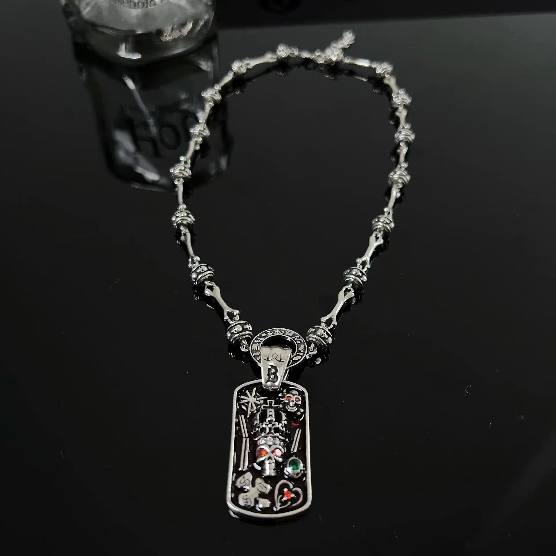 Jewelry Vintage Punk Style Skull Head Necklace Size ONE SIZE - 2 Thumbnail