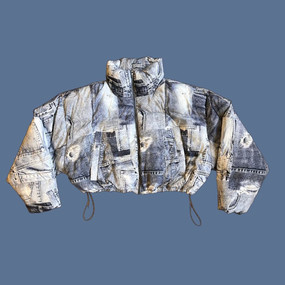 Urban Outfitters Urban Outfitters Taryn Cropper Puffer Jacket Women’s 3XL Blue Denim Print Jacket Size XXL / US 16-18 / IT 52-54 - 1 Thumbnail