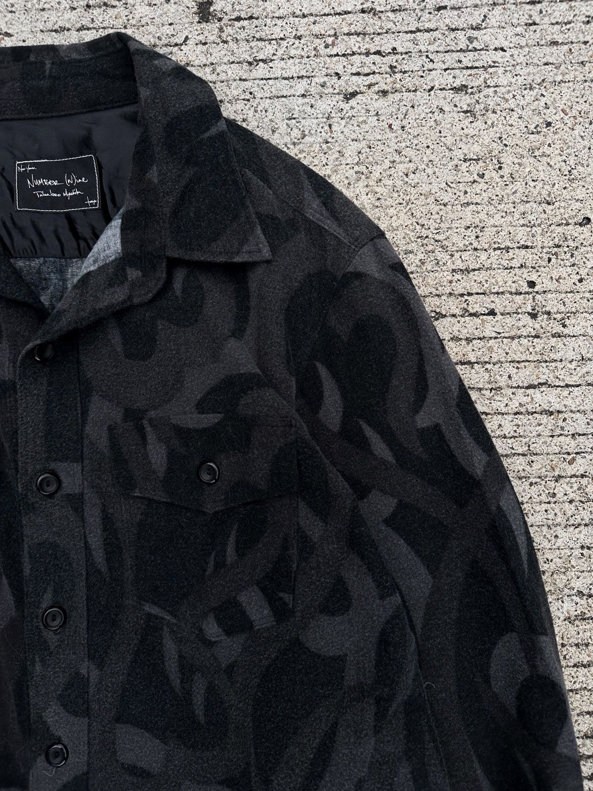 Number (N)ine Number (N)ine AW04 Tribal Hearts Camo Long Shirts Size US M / EU 48-50 / 2 - 8 Thumbnail