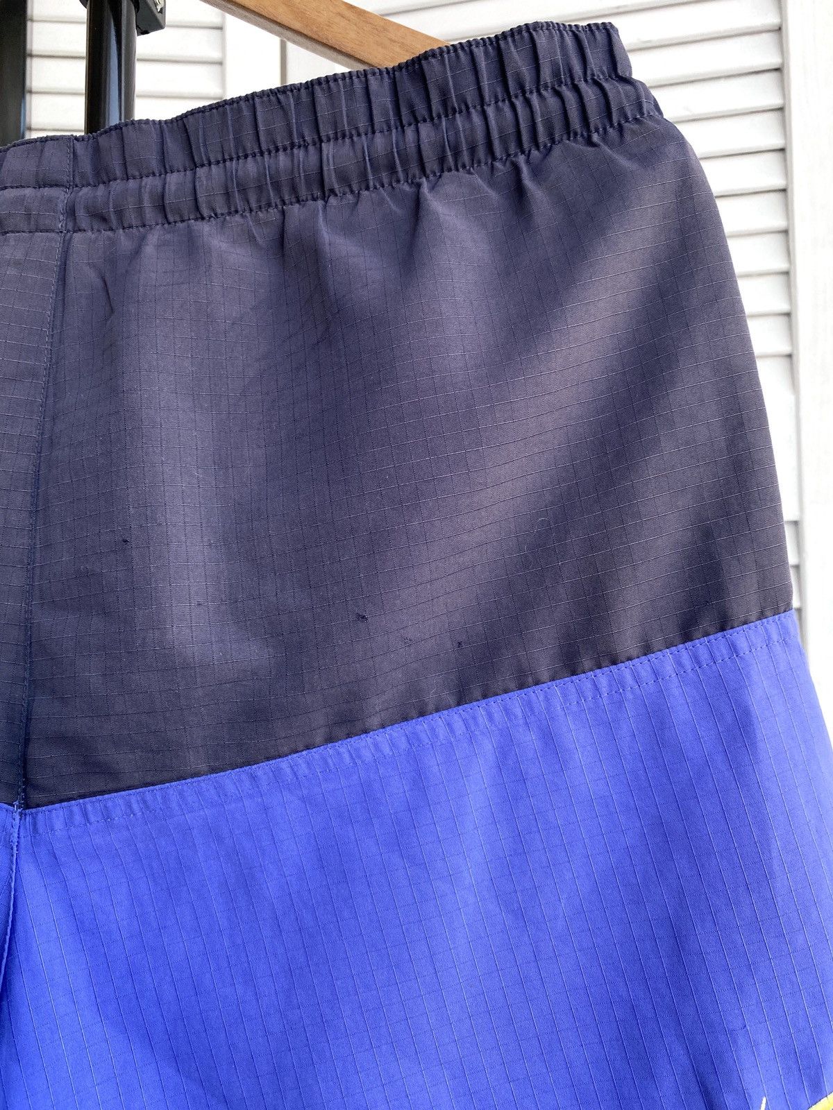 Nike × Vintage Nike Vintage 90s Swoosh Big Logo Nylon Retro Shorts Size US 32 / EU 48 - 8 Thumbnail