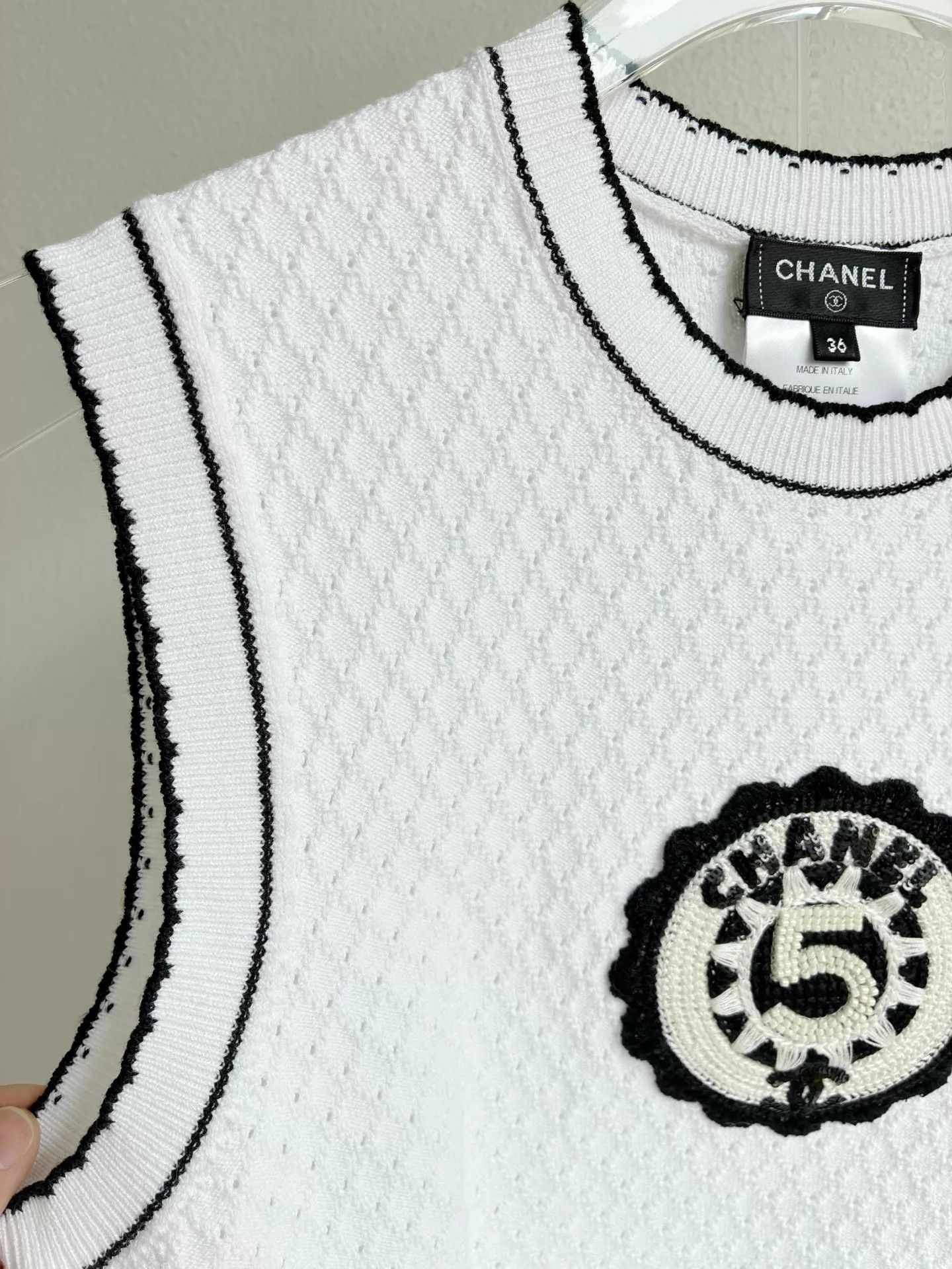 Chanel Chanel 23C No.5 Badge Black/White Colorblock Cami Size XS / US 0-2 / IT 36-38 - 5 Thumbnail