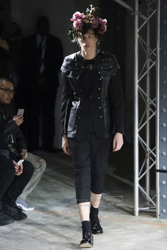 Comme des Garcons Homme Plus black leather armor-inspired accessory. Size ONE SIZE - 6 Thumbnail