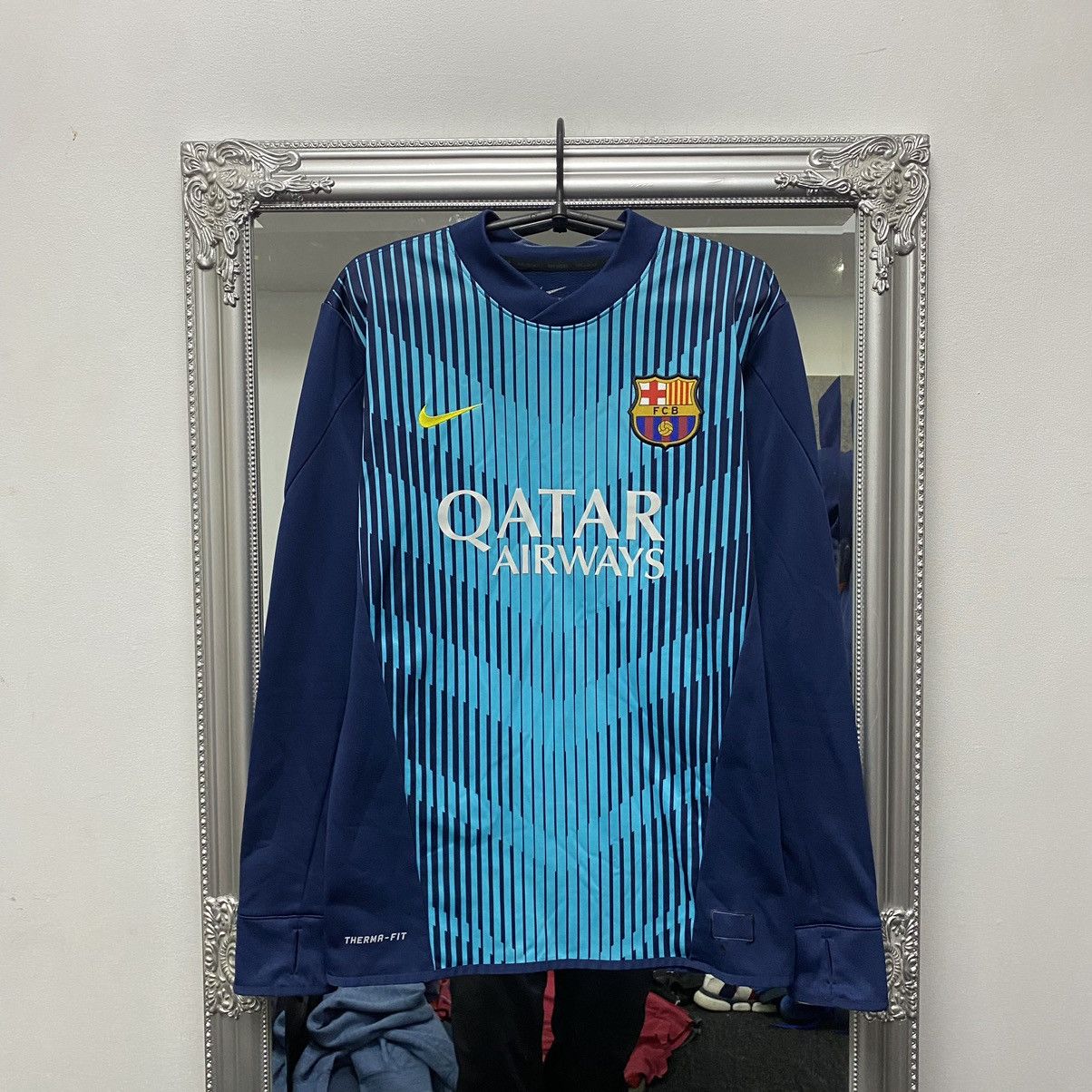Nike Barcelona Nike long sleeve jersey foodboll Size US M / EU 48-50 / 2 - 1 Thumbnail