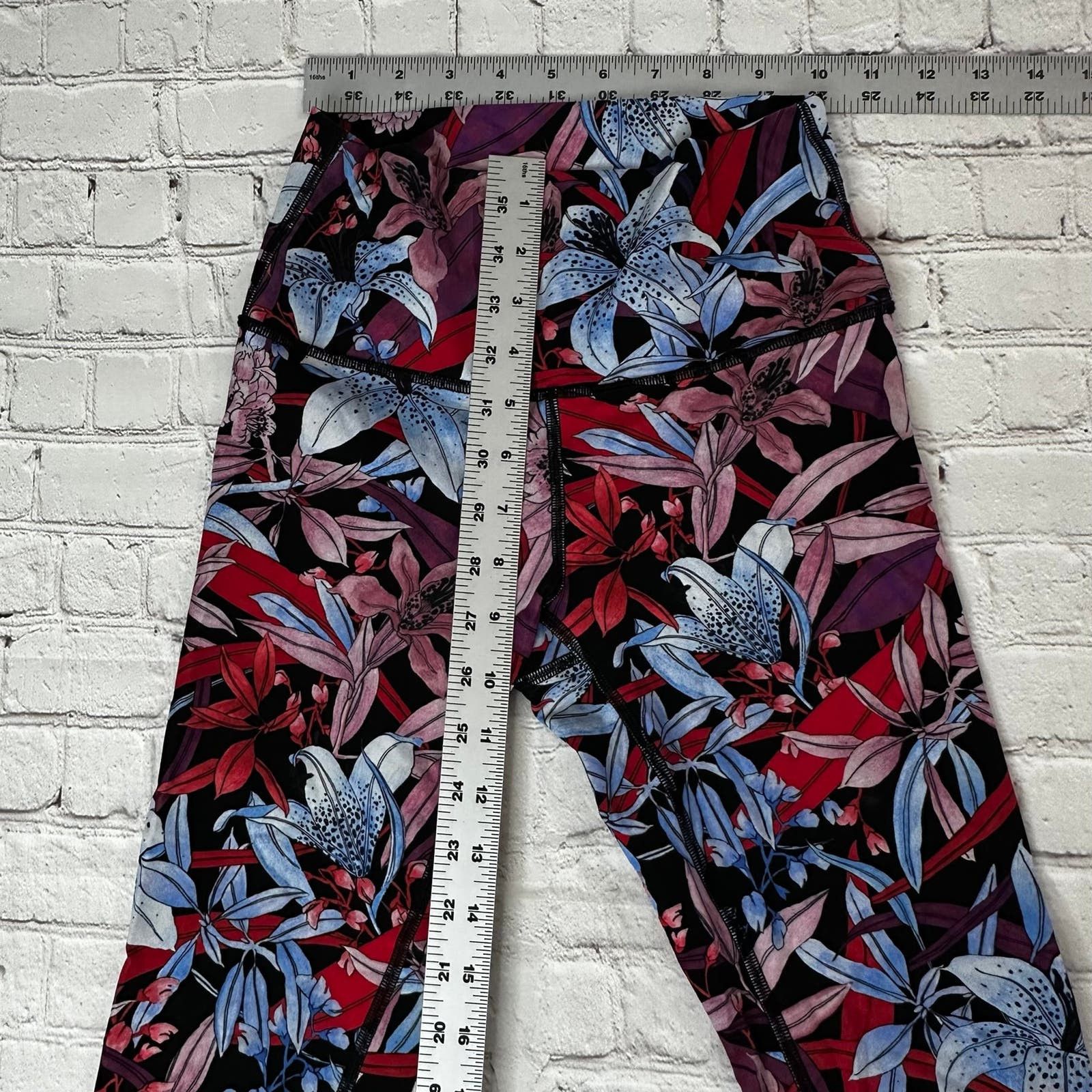Lululemon lululemon leggings size 4 Size 27" / US 4 / IT 40 - 3 Thumbnail